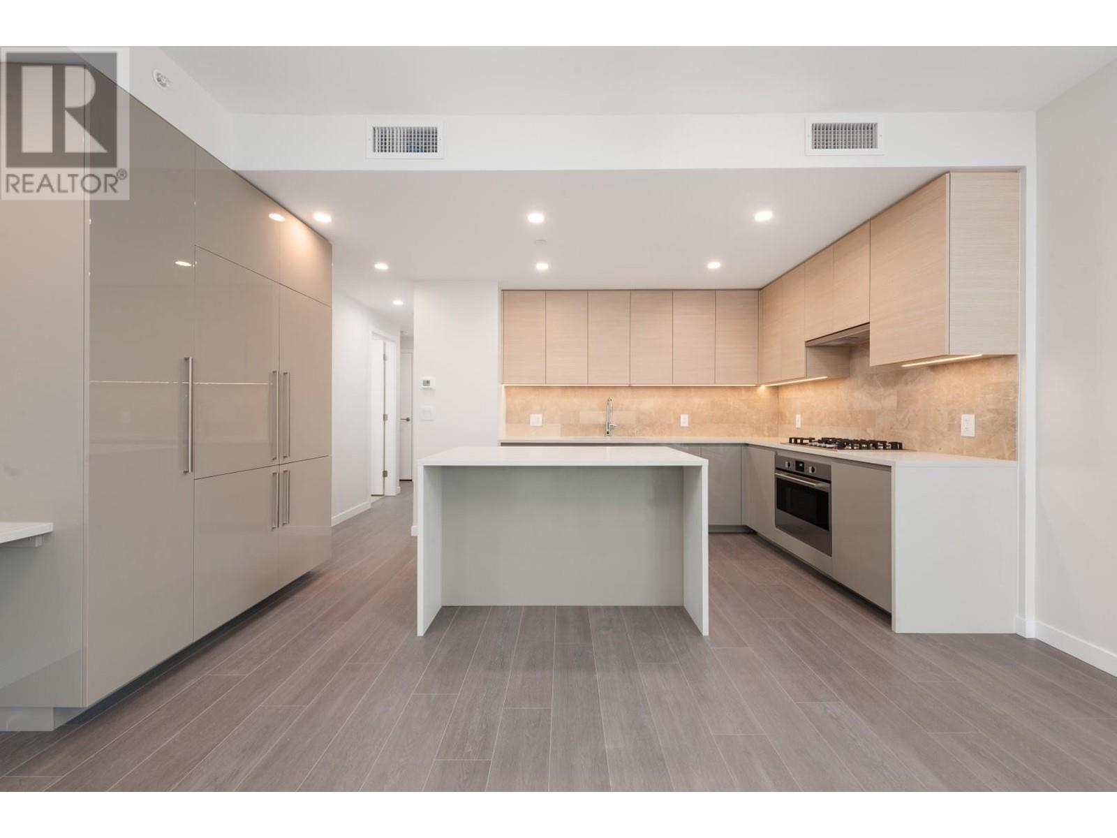 Listing Picture 18 of 39 : 2702 2108 GILMORE AVENUE, Burnaby / 本拿比 - 魯藝地產 Yvonne Lu Group - MLS Medallion Club Member