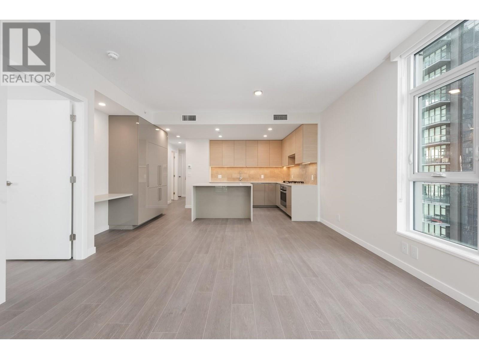 Listing Picture 16 of 39 : 2702 2108 GILMORE AVENUE, Burnaby / 本拿比 - 魯藝地產 Yvonne Lu Group - MLS Medallion Club Member