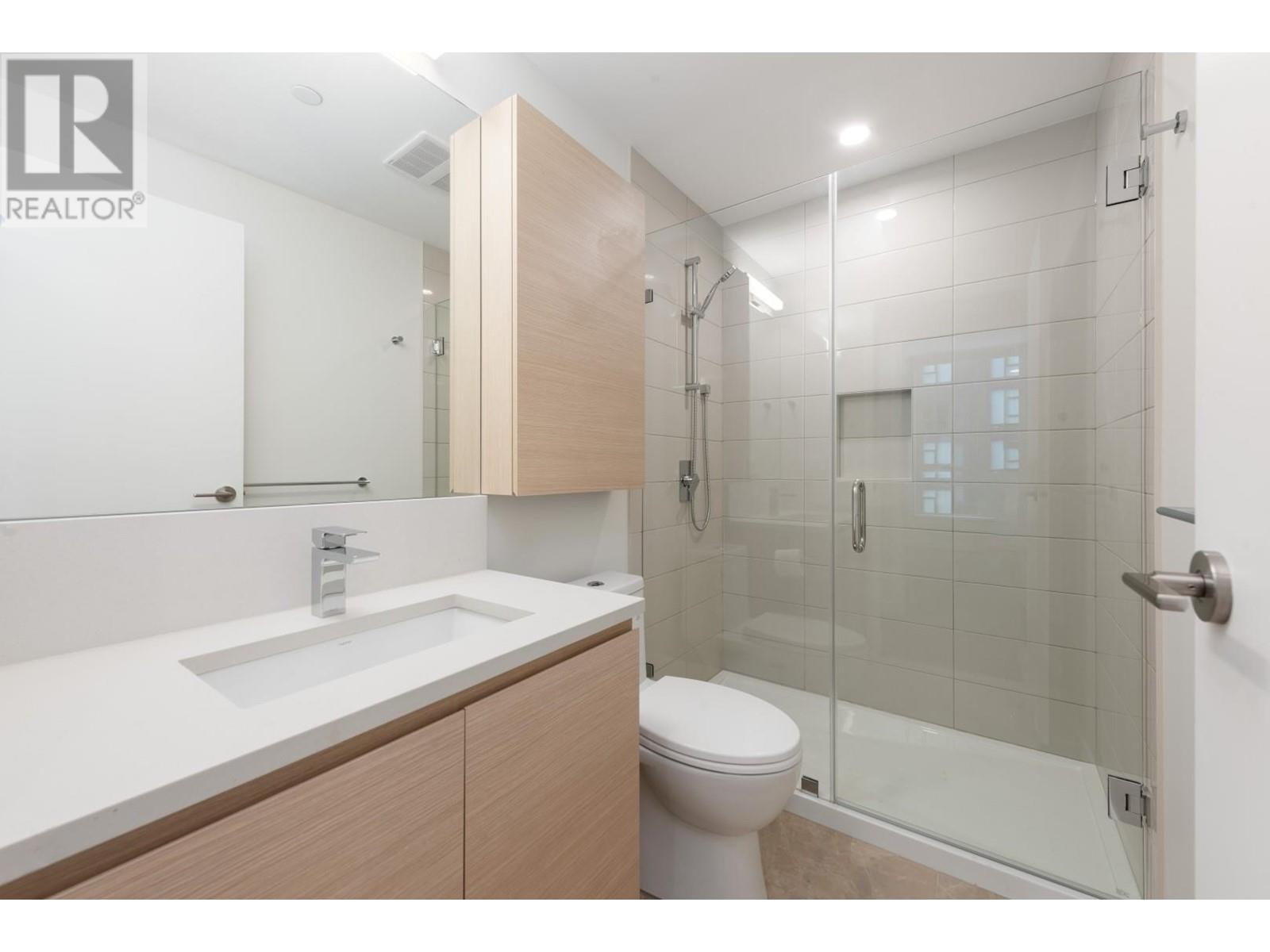 Listing Picture 11 of 39 : 2702 2108 GILMORE AVENUE, Burnaby / 本拿比 - 魯藝地產 Yvonne Lu Group - MLS Medallion Club Member