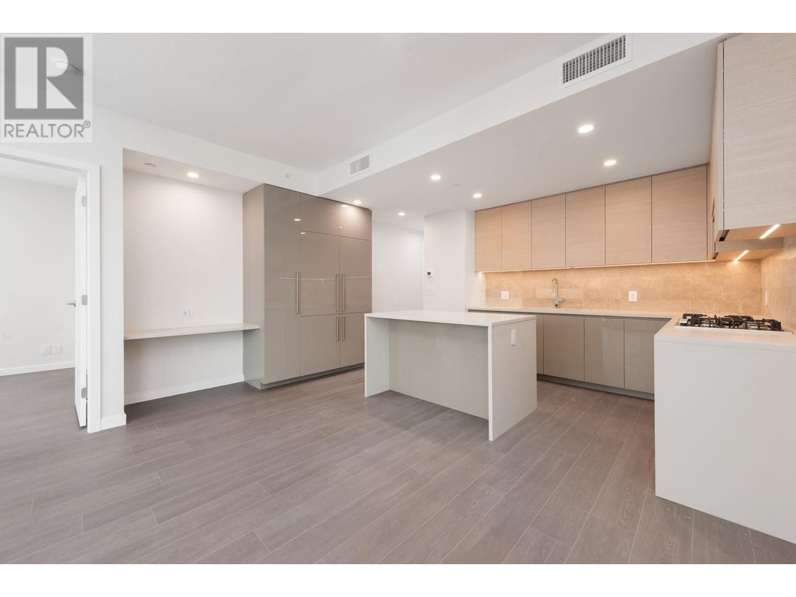 Listing Picture 5 of 39 : 2702 2108 GILMORE AVENUE, Burnaby / 本拿比 - 魯藝地產 Yvonne Lu Group - MLS Medallion Club Member