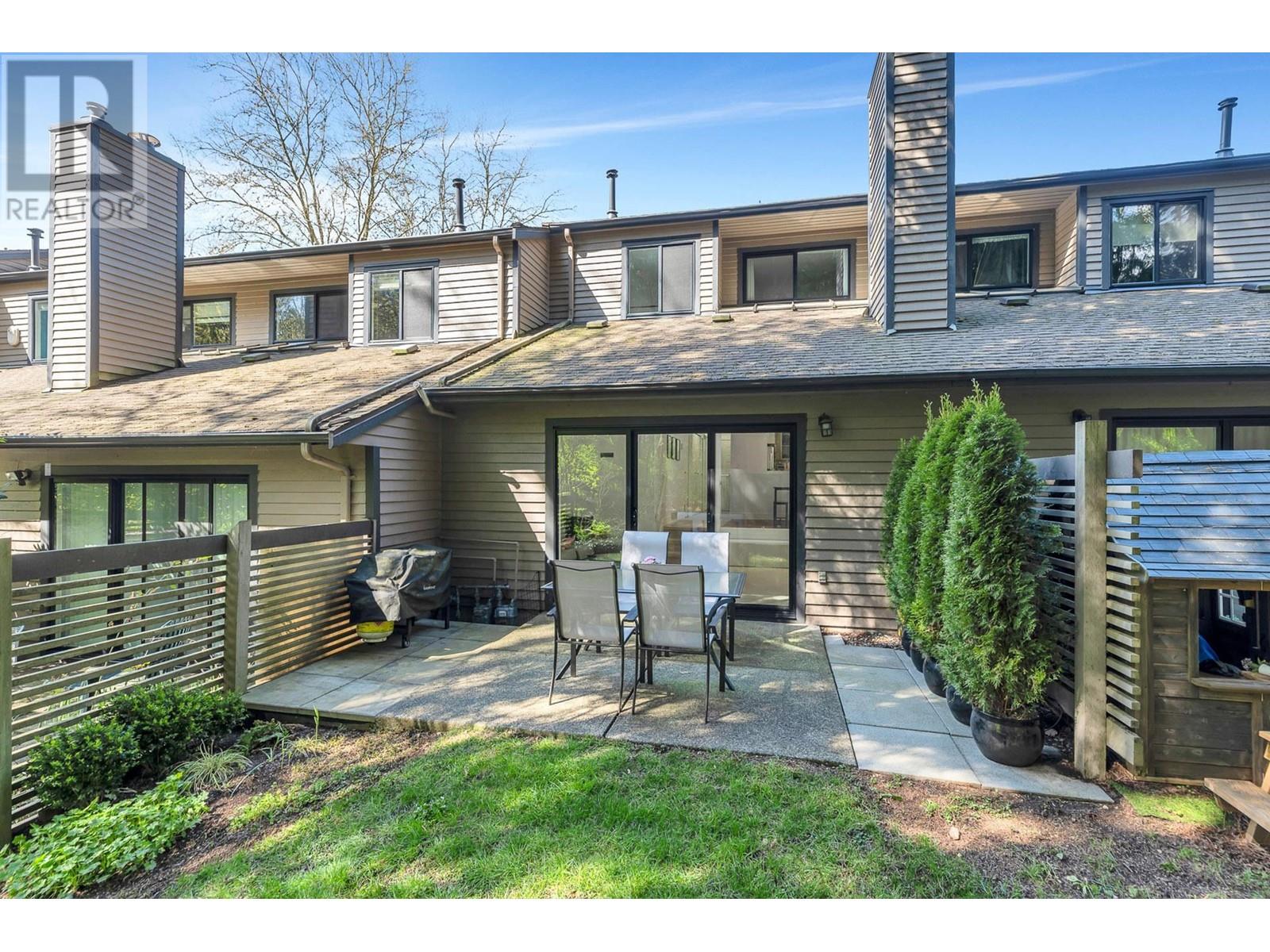 8577 Flowering Place, Burnaby, British Columbia  V5A 4B4 - Photo 2 - R2966027