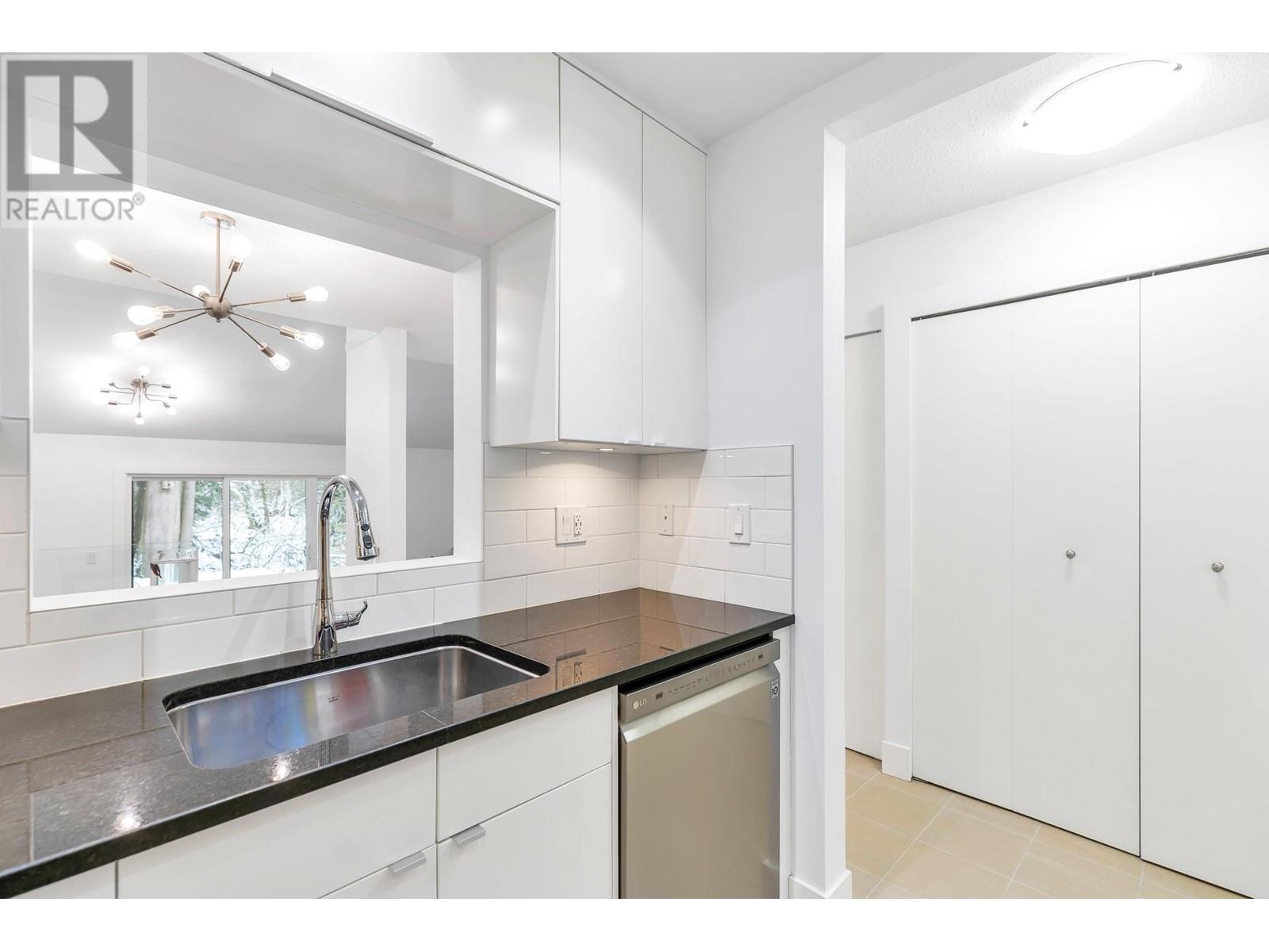 8577 Flowering Place, Burnaby, British Columbia  V5A 4B4 - Photo 9 - R2966027