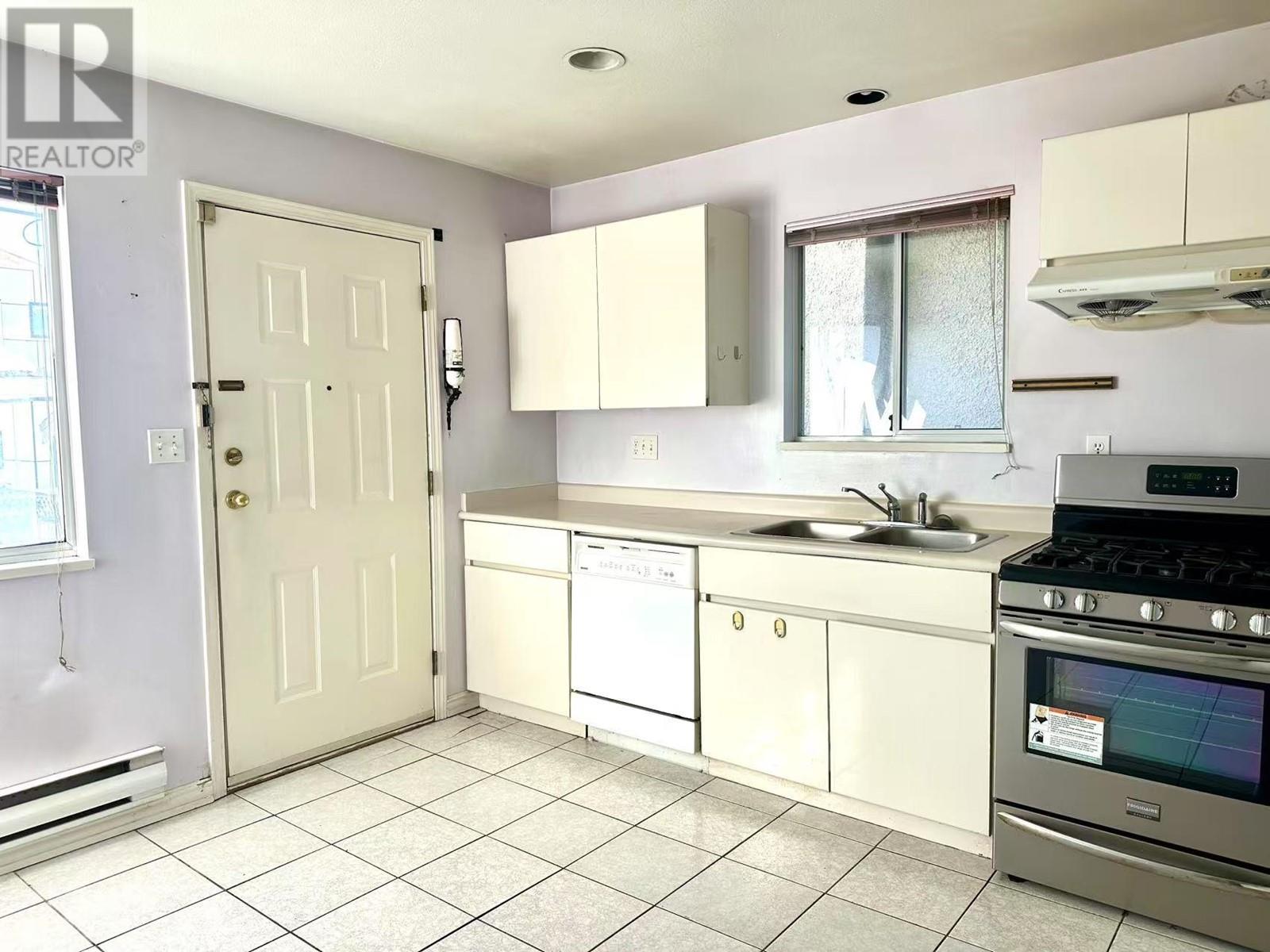 8538 Fremlin Street, Vancouver, British Columbia  V6P 3X2 - Photo 5 - R2966045