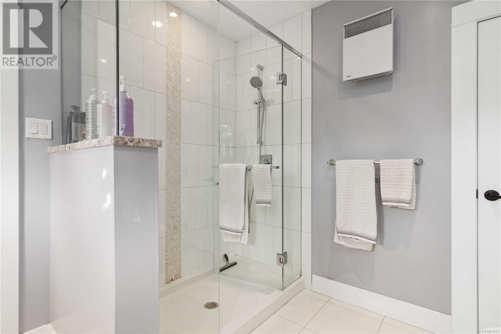 Property at 10 Phillion Pl image 5