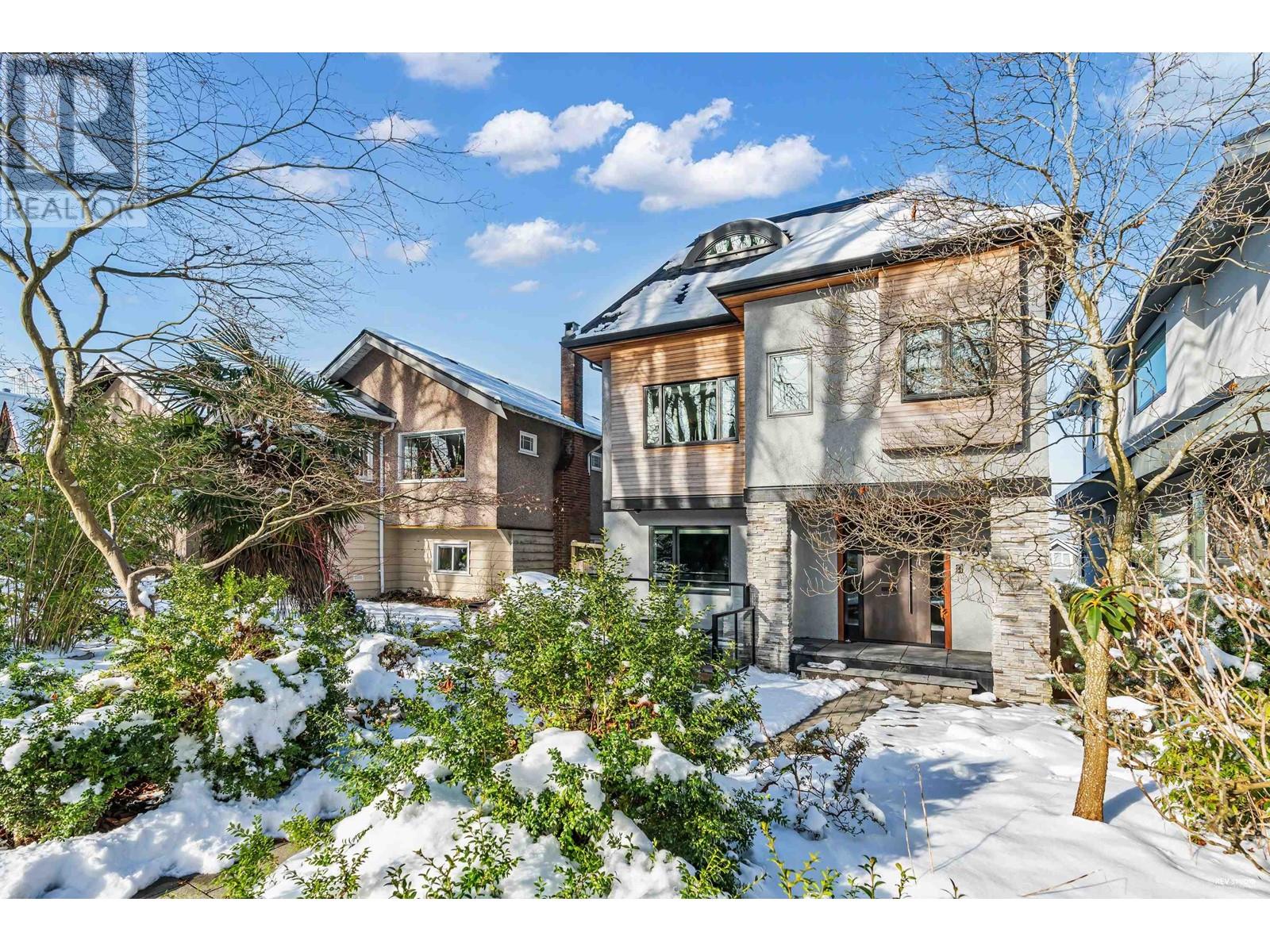 Listing Picture 32 of 37 : 3363 W 19TH AVENUE, Vancouver / 溫哥華 - 魯藝地產 Yvonne Lu Group - MLS Medallion Club Member