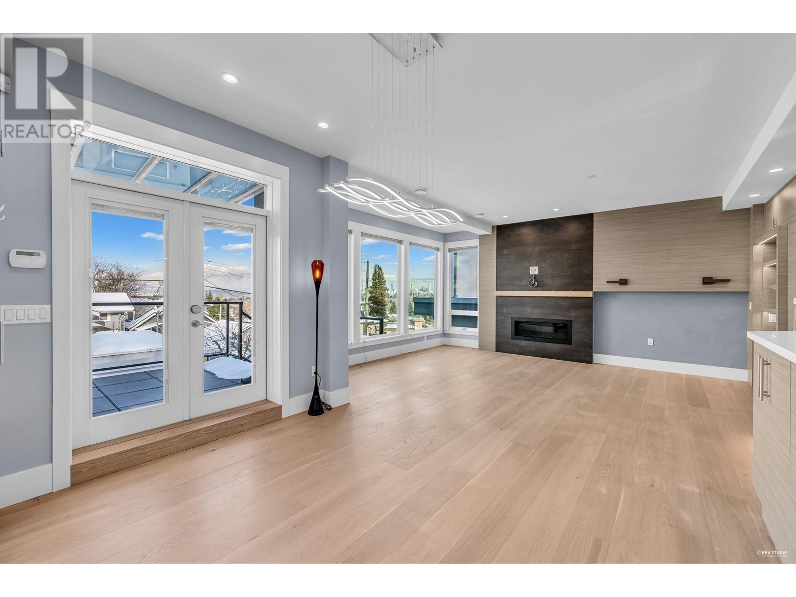 Listing Picture 5 of 37 : 3363 W 19TH AVENUE, Vancouver / 溫哥華 - 魯藝地產 Yvonne Lu Group - MLS Medallion Club Member
