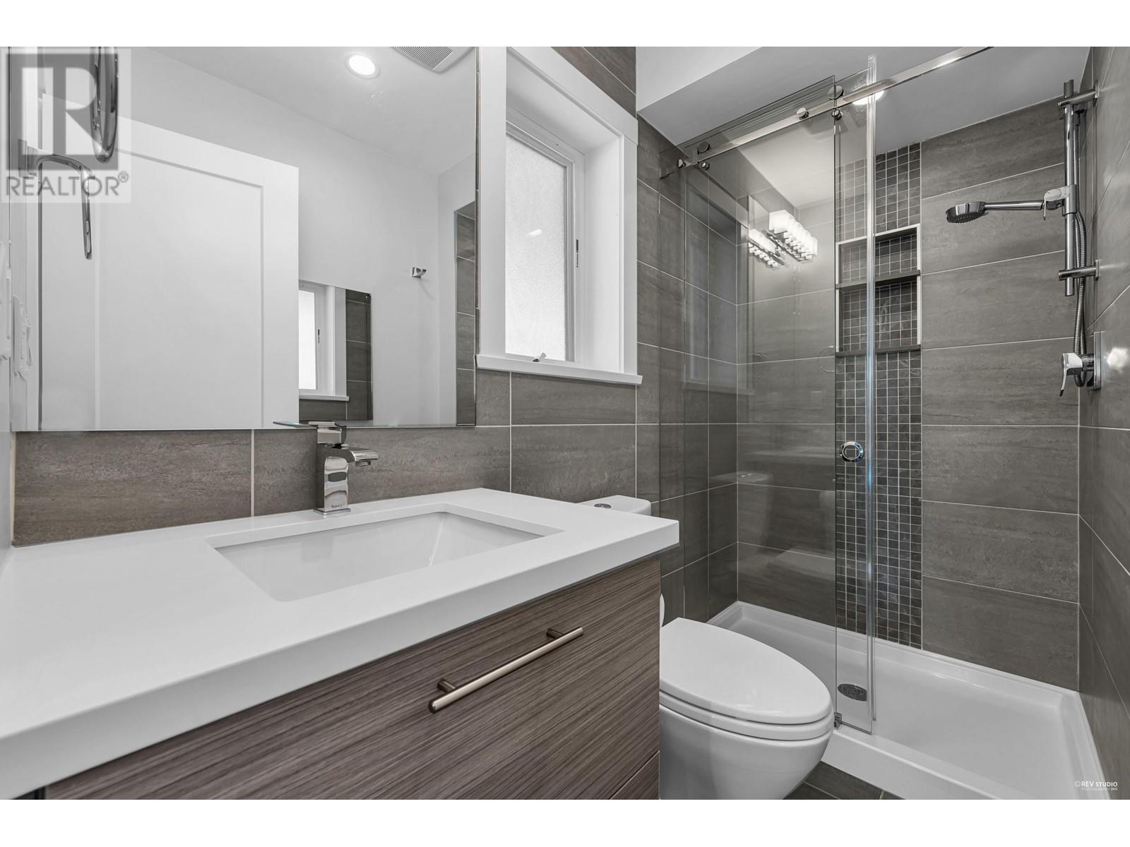 Listing Picture 24 of 37 : 3363 W 19TH AVENUE, Vancouver / 溫哥華 - 魯藝地產 Yvonne Lu Group - MLS Medallion Club Member
