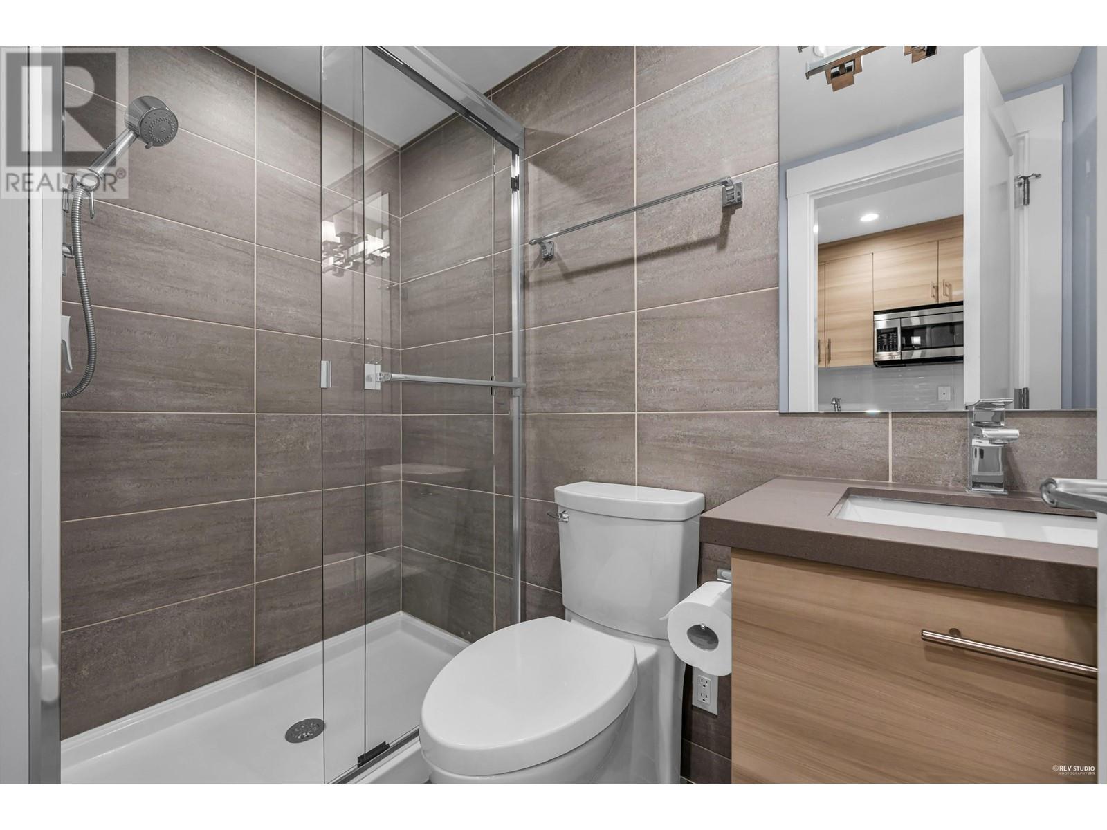Listing Picture 31 of 37 : 3363 W 19TH AVENUE, Vancouver / 溫哥華 - 魯藝地產 Yvonne Lu Group - MLS Medallion Club Member