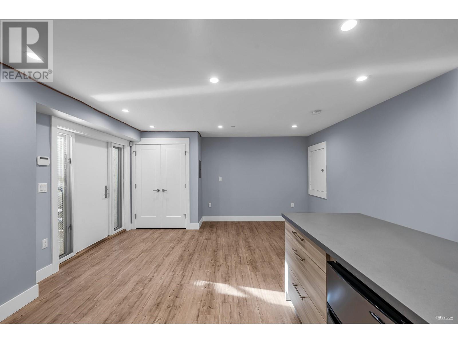 Listing Picture 30 of 37 : 3363 W 19TH AVENUE, Vancouver / 溫哥華 - 魯藝地產 Yvonne Lu Group - MLS Medallion Club Member
