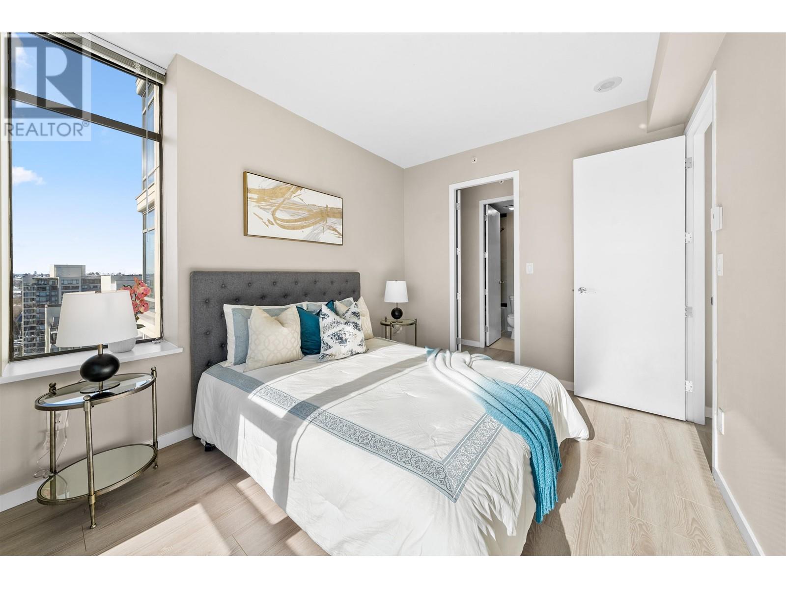 Listing Picture 19 of 40 : 2005 4250 DAWSON STREET, Burnaby / 本拿比 - 魯藝地產 Yvonne Lu Group - MLS Medallion Club Member