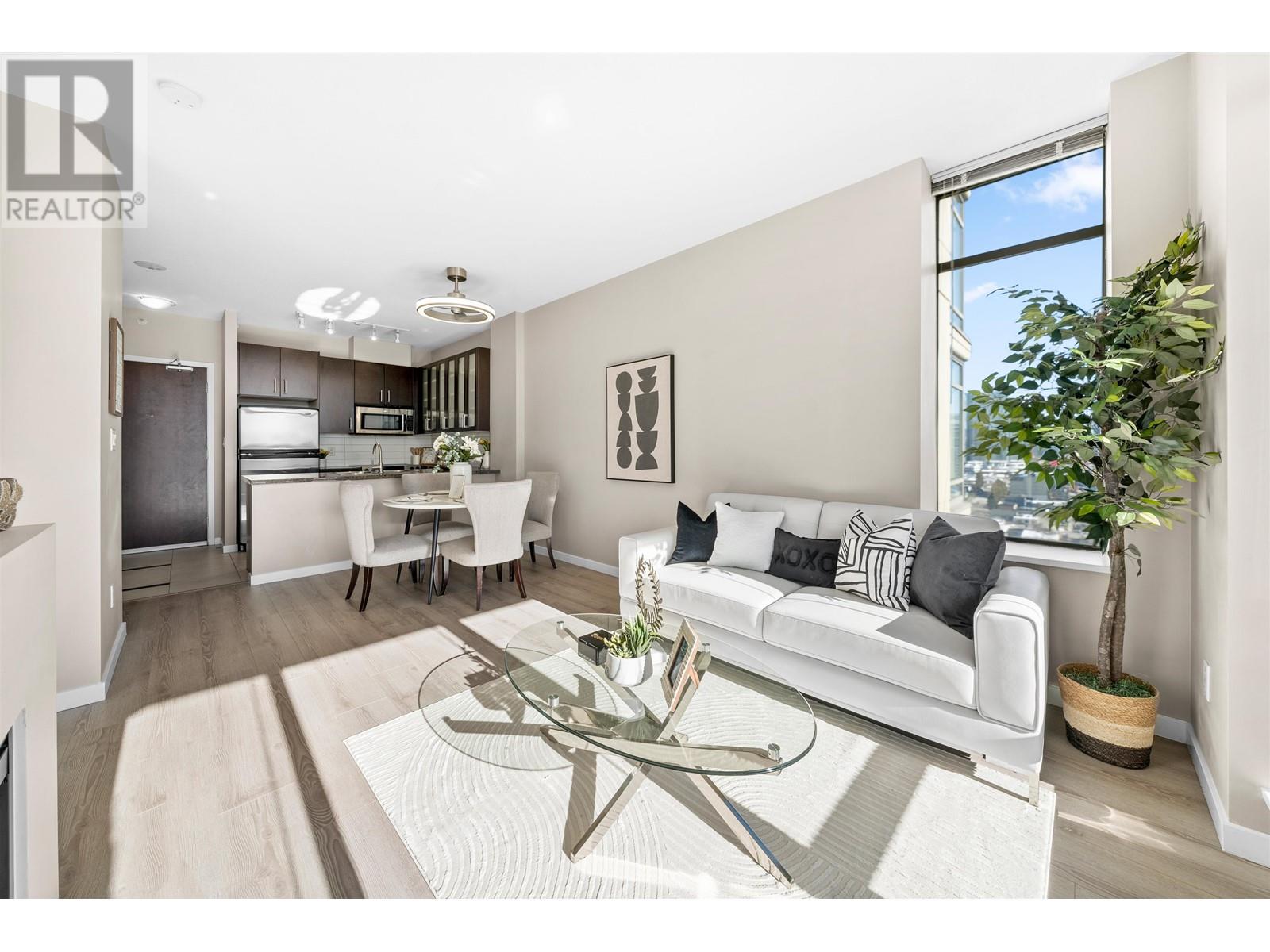 Listing Picture 6 of 40 : 2005 4250 DAWSON STREET, Burnaby / 本拿比 - 魯藝地產 Yvonne Lu Group - MLS Medallion Club Member