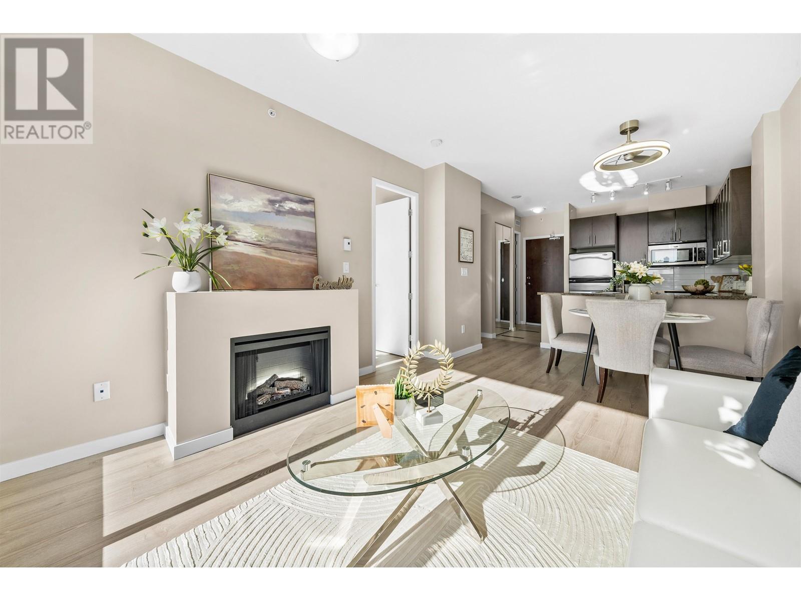 Listing Picture 7 of 40 : 2005 4250 DAWSON STREET, Burnaby / 本拿比 - 魯藝地產 Yvonne Lu Group - MLS Medallion Club Member