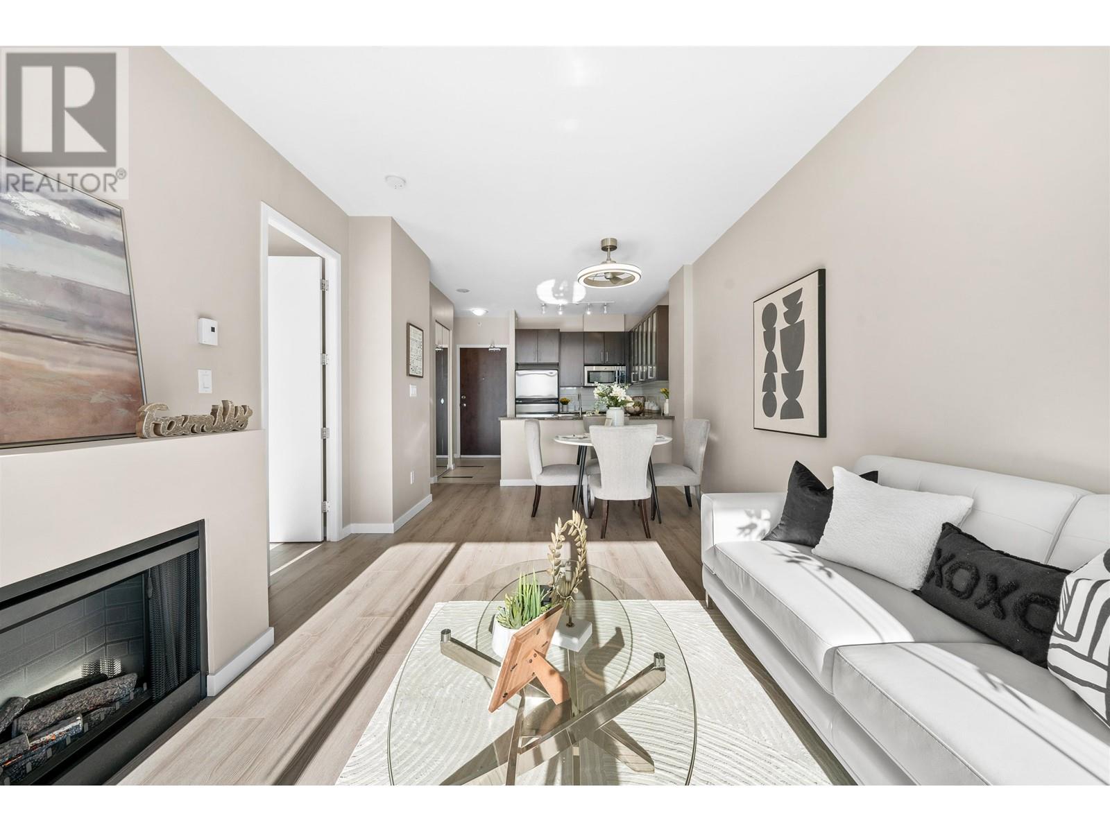 Listing Picture 8 of 40 : 2005 4250 DAWSON STREET, Burnaby / 本拿比 - 魯藝地產 Yvonne Lu Group - MLS Medallion Club Member