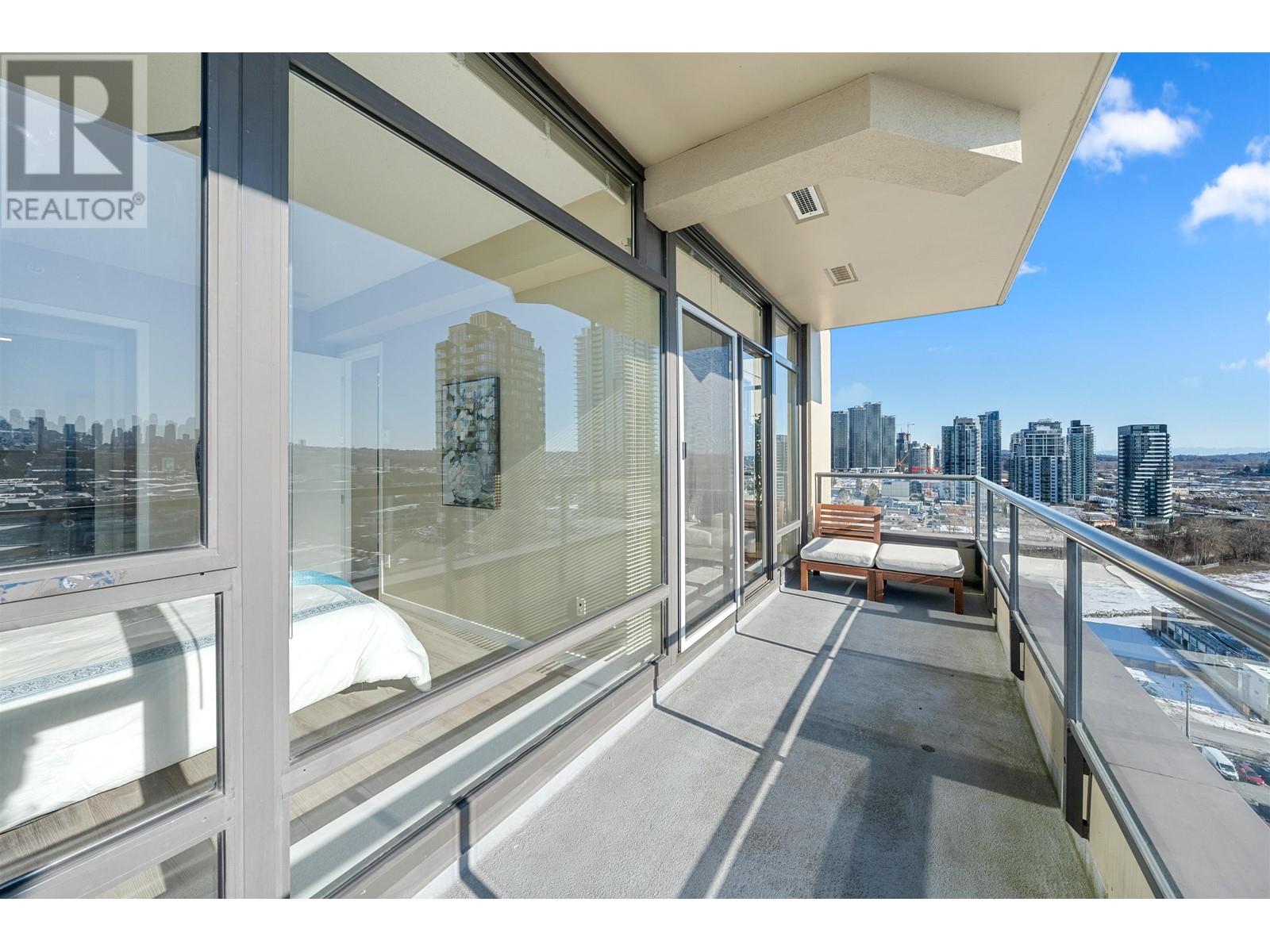 Listing Picture 28 of 40 : 2005 4250 DAWSON STREET, Burnaby / 本拿比 - 魯藝地產 Yvonne Lu Group - MLS Medallion Club Member