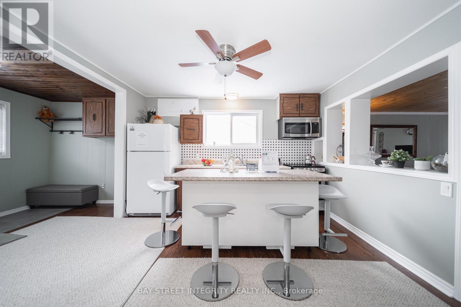 74 DE LA SALLE BOULEVARD, Georgina, Ontario