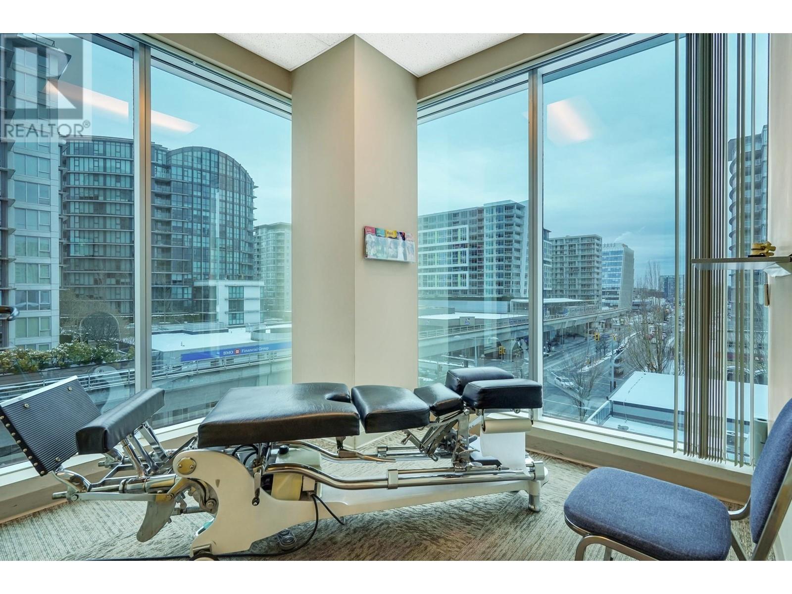 Listing Picture 14 of 24 : 613 & 614 6081 NO. 3 ROAD, Richmond / 烈治文 - 魯藝地產 Yvonne Lu Group - MLS Medallion Club Member