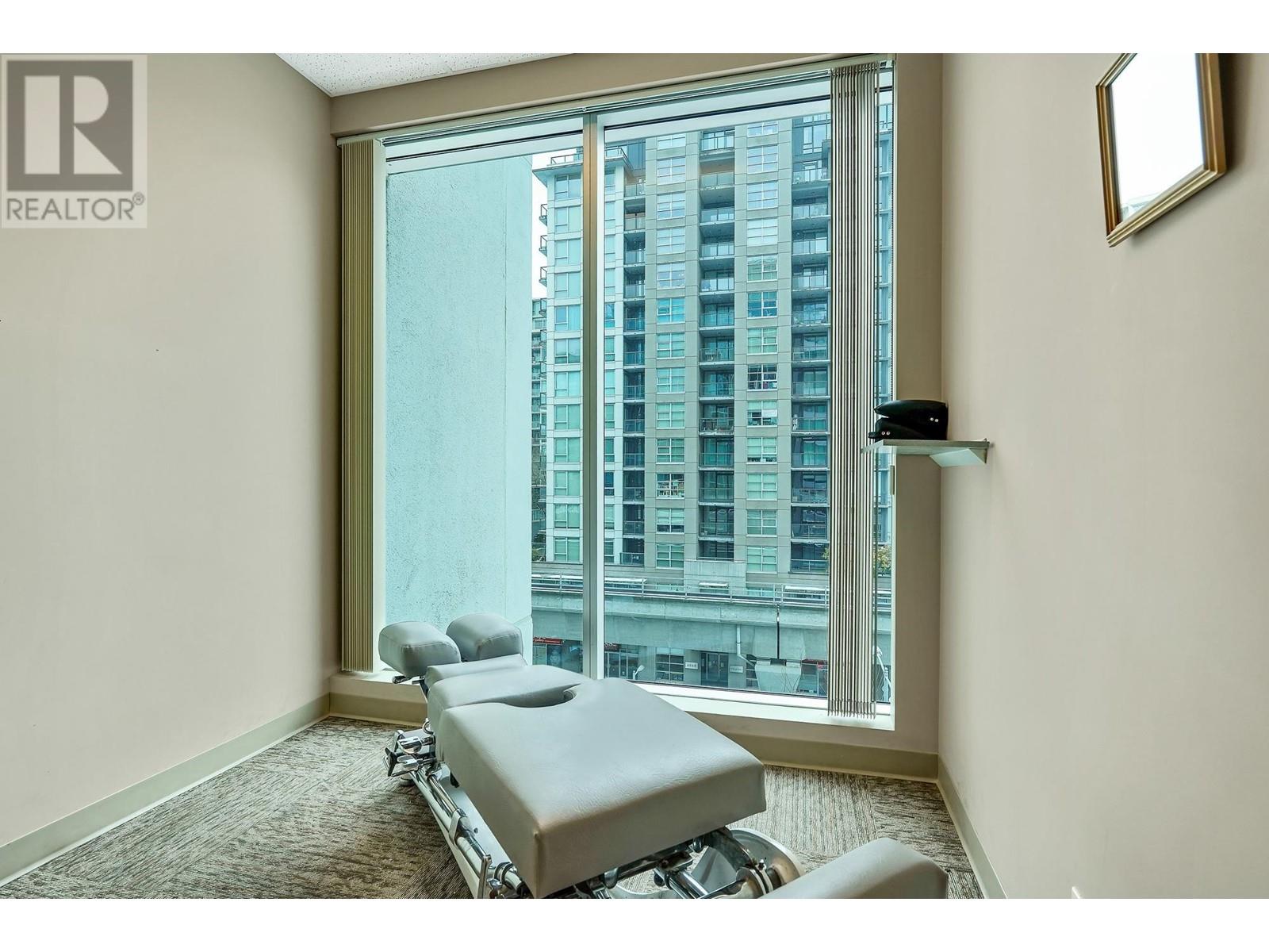 Listing Picture 16 of 24 : 613 & 614 6081 NO. 3 ROAD, Richmond / 烈治文 - 魯藝地產 Yvonne Lu Group - MLS Medallion Club Member