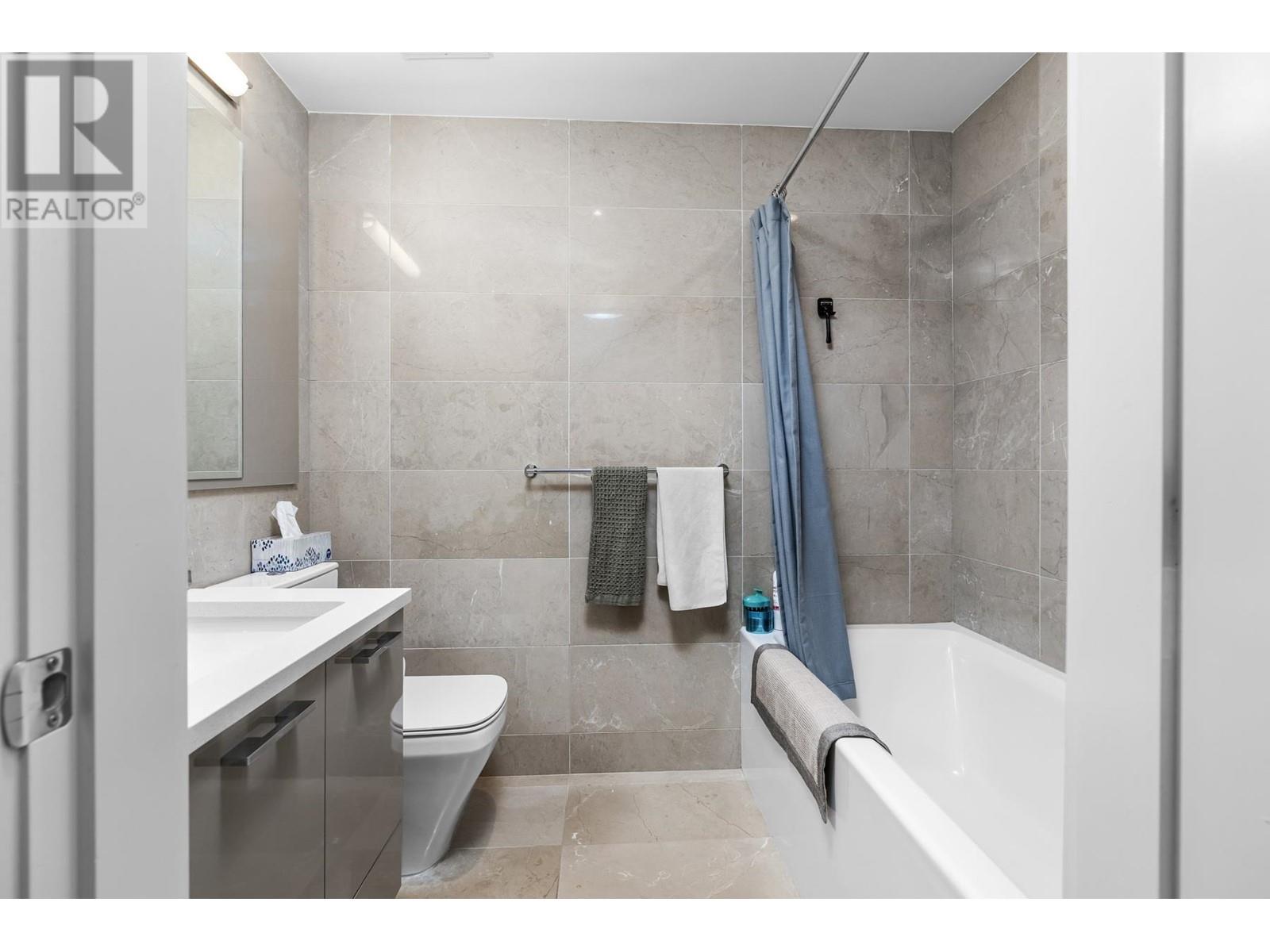 Listing Picture 13 of 29 : 103 4408 CAMBIE STREET, Vancouver / 溫哥華 - 魯藝地產 Yvonne Lu Group - MLS Medallion Club Member