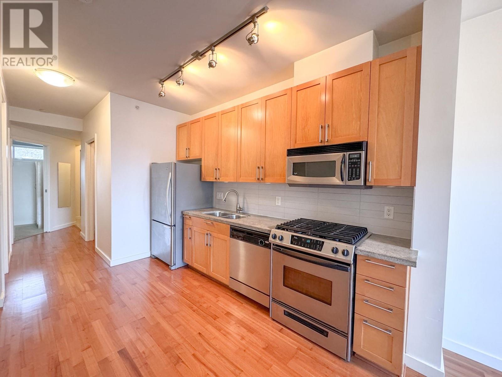 Listing Picture 6 of 29 : 206 2055 YUKON STREET, Vancouver / 溫哥華 - 魯藝地產 Yvonne Lu Group - MLS Medallion Club Member