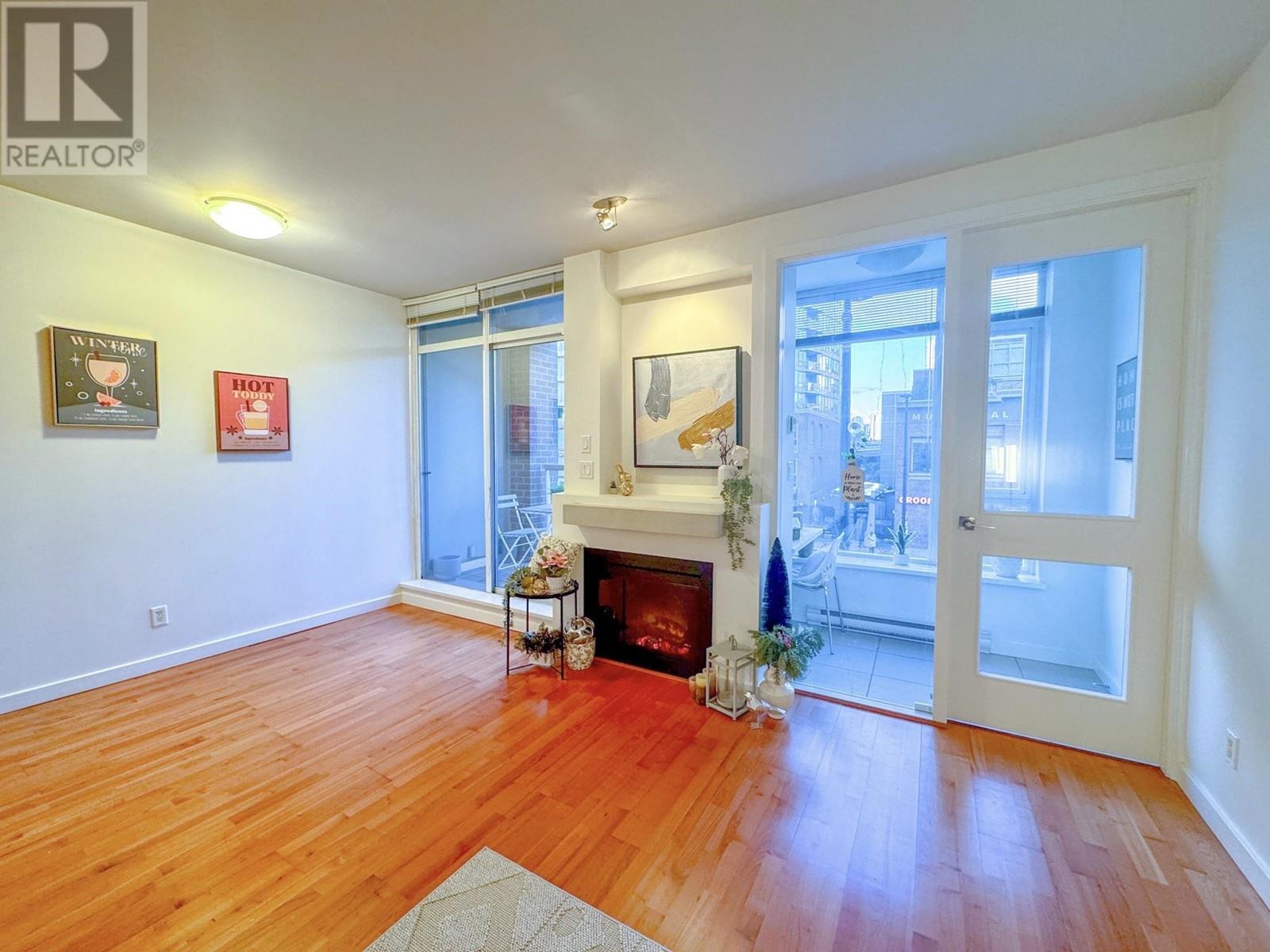 Listing Picture 8 of 29 : 206 2055 YUKON STREET, Vancouver / 溫哥華 - 魯藝地產 Yvonne Lu Group - MLS Medallion Club Member