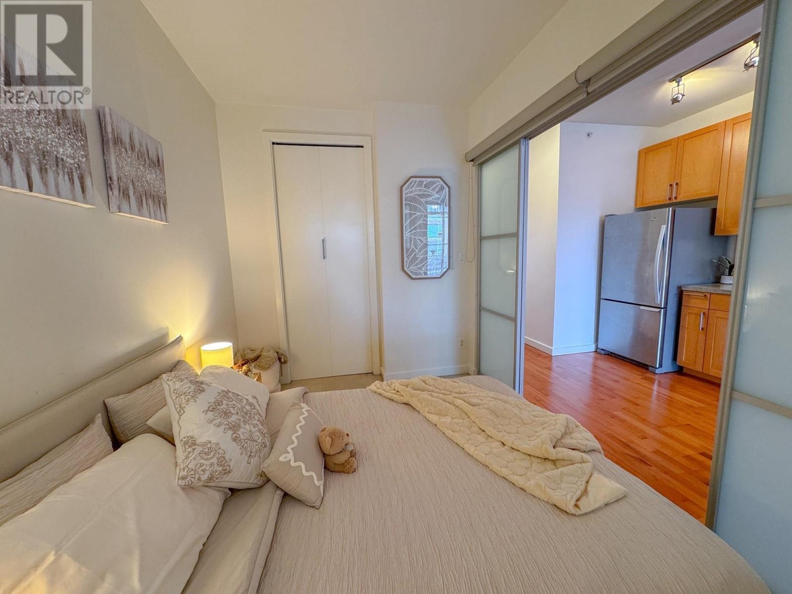 Listing Picture 13 of 29 : 206 2055 YUKON STREET, Vancouver / 溫哥華 - 魯藝地產 Yvonne Lu Group - MLS Medallion Club Member