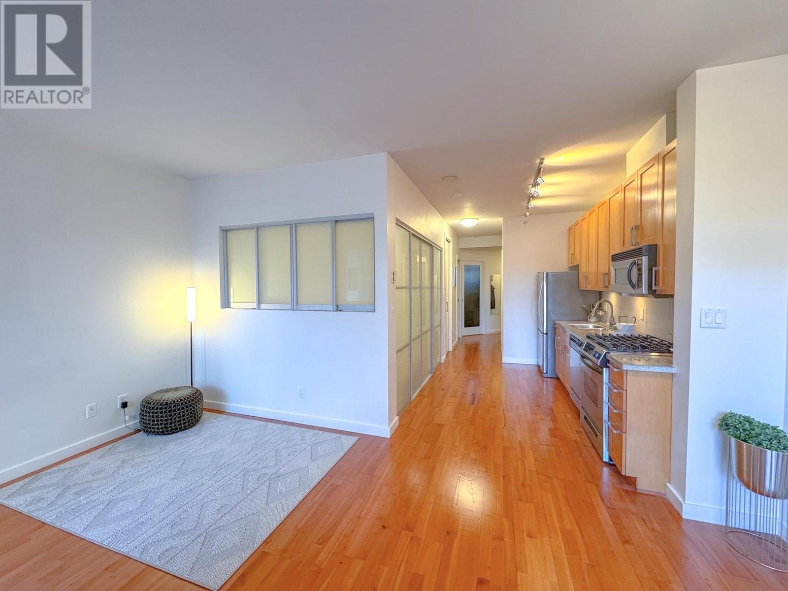 Listing Picture 10 of 29 : 206 2055 YUKON STREET, Vancouver / 溫哥華 - 魯藝地產 Yvonne Lu Group - MLS Medallion Club Member