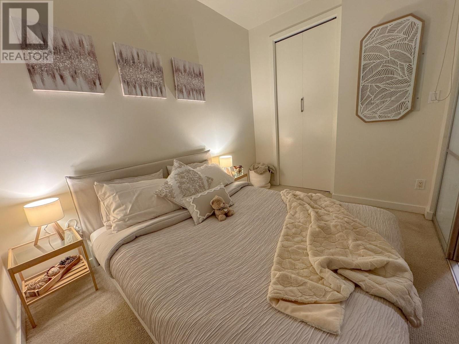 Listing Picture 12 of 29 : 206 2055 YUKON STREET, Vancouver / 溫哥華 - 魯藝地產 Yvonne Lu Group - MLS Medallion Club Member