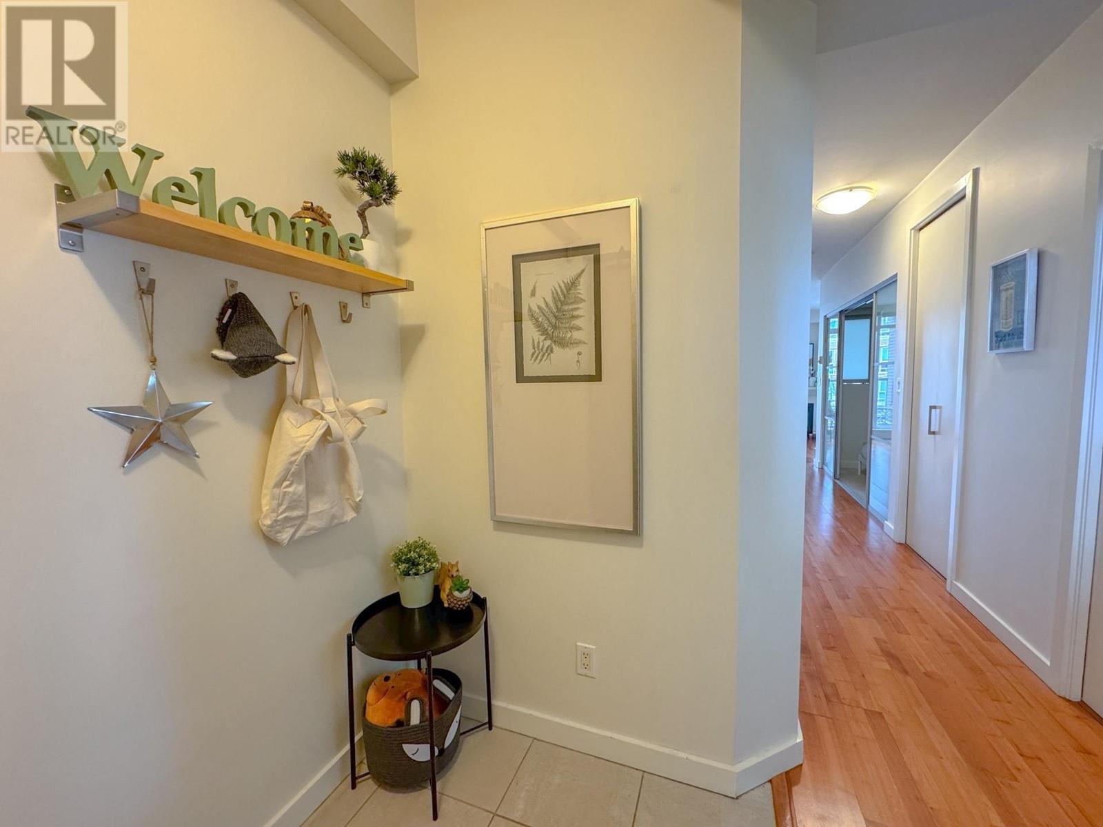 Listing Picture 3 of 29 : 206 2055 YUKON STREET, Vancouver / 溫哥華 - 魯藝地產 Yvonne Lu Group - MLS Medallion Club Member