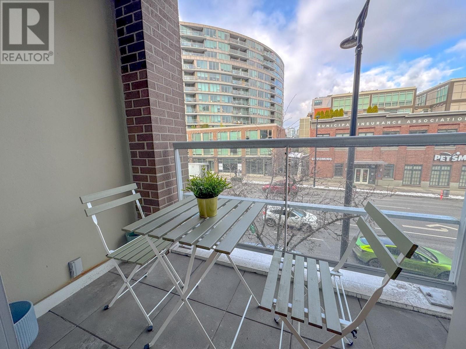 Listing Picture 19 of 29 : 206 2055 YUKON STREET, Vancouver / 溫哥華 - 魯藝地產 Yvonne Lu Group - MLS Medallion Club Member