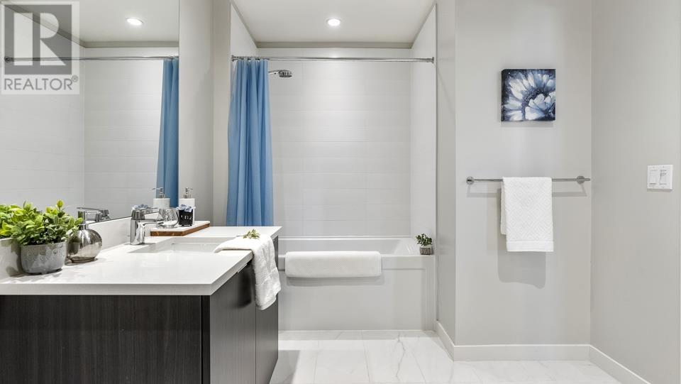 Listing Picture 17 of 40 : 108 9399 ALEXANDRA ROAD, Richmond / 烈治文 - 魯藝地產 Yvonne Lu Group - MLS Medallion Club Member
