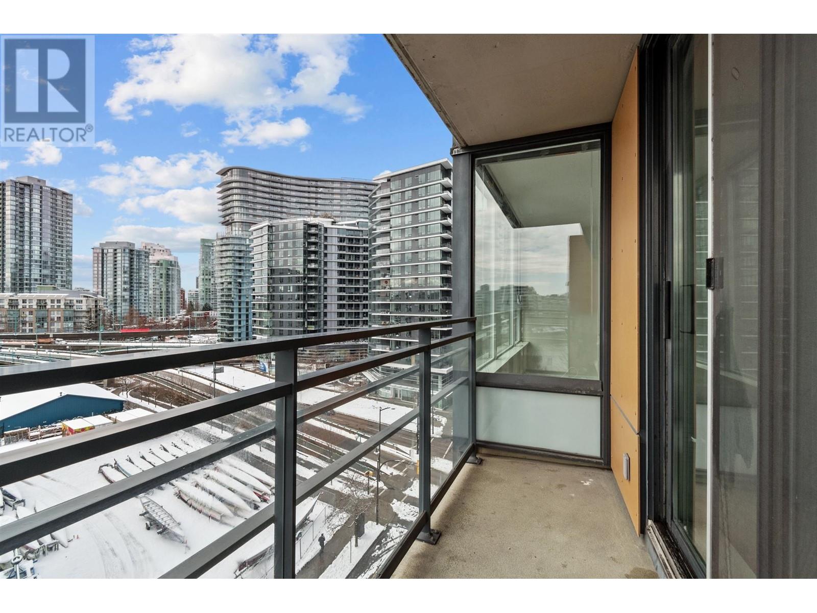 Listing Picture 11 of 31 : 1005 33 SMITHE STREET, Vancouver / 溫哥華 - 魯藝地產 Yvonne Lu Group - MLS Medallion Club Member