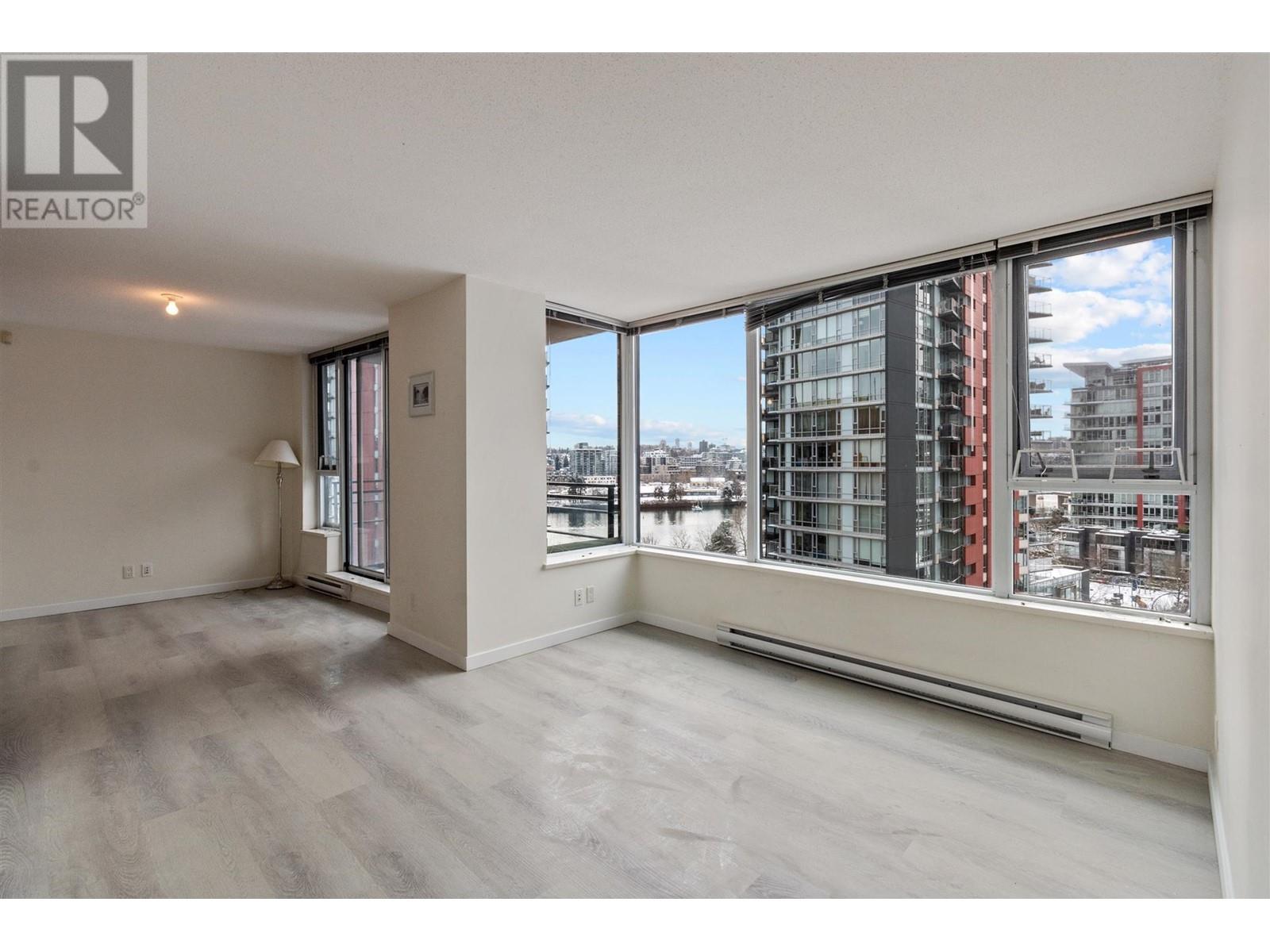 Listing Picture 3 of 31 : 1005 33 SMITHE STREET, Vancouver / 溫哥華 - 魯藝地產 Yvonne Lu Group - MLS Medallion Club Member