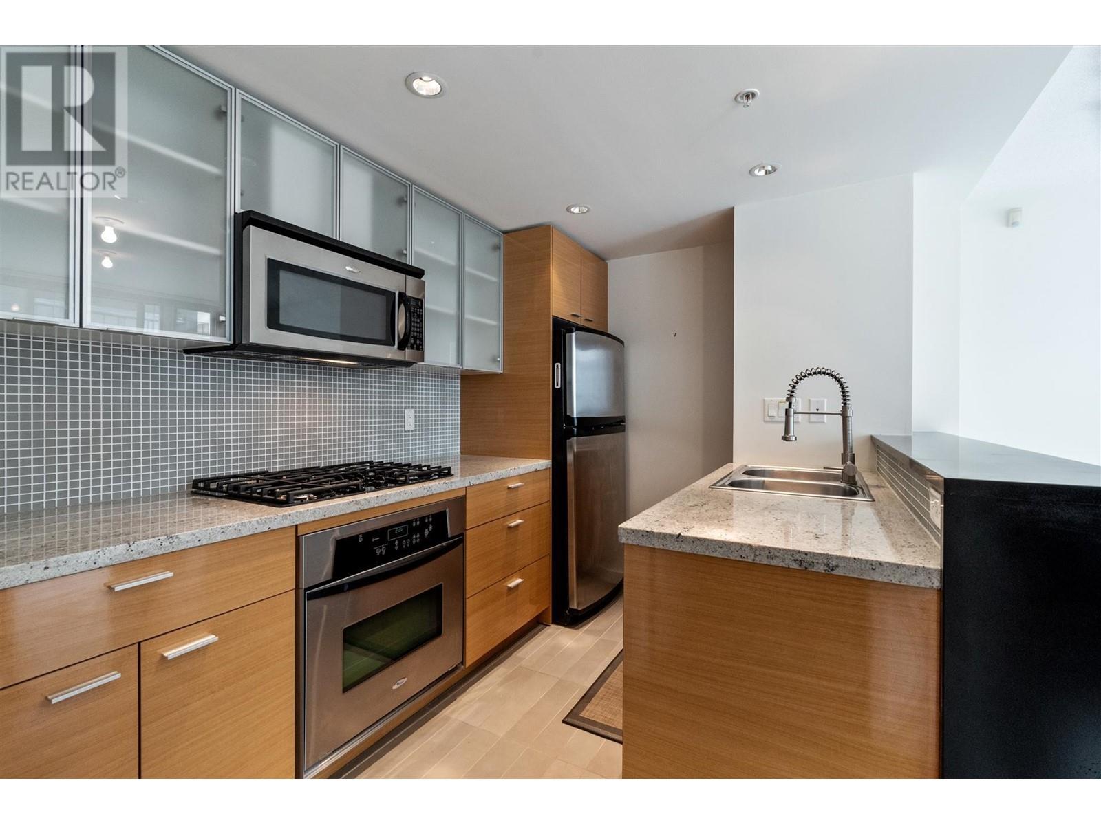 Listing Picture 4 of 31 : 1005 33 SMITHE STREET, Vancouver / 溫哥華 - 魯藝地產 Yvonne Lu Group - MLS Medallion Club Member