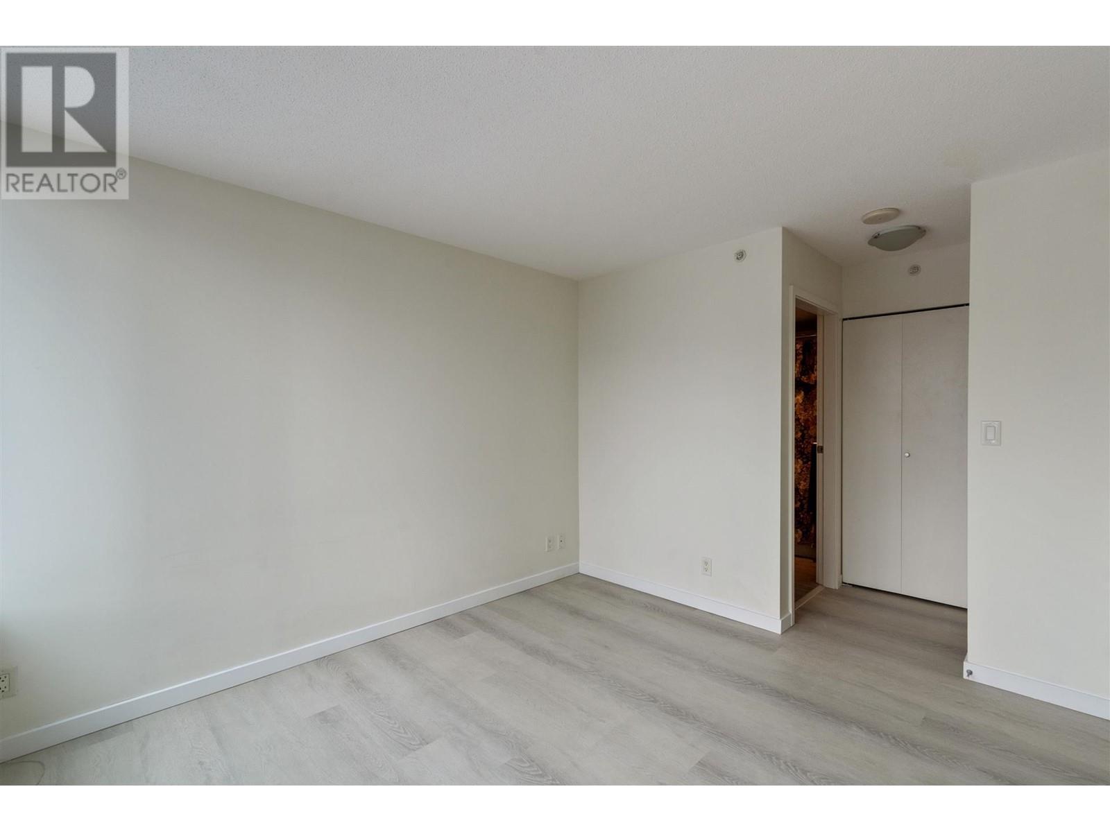 Listing Picture 23 of 31 : 1005 33 SMITHE STREET, Vancouver / 溫哥華 - 魯藝地產 Yvonne Lu Group - MLS Medallion Club Member