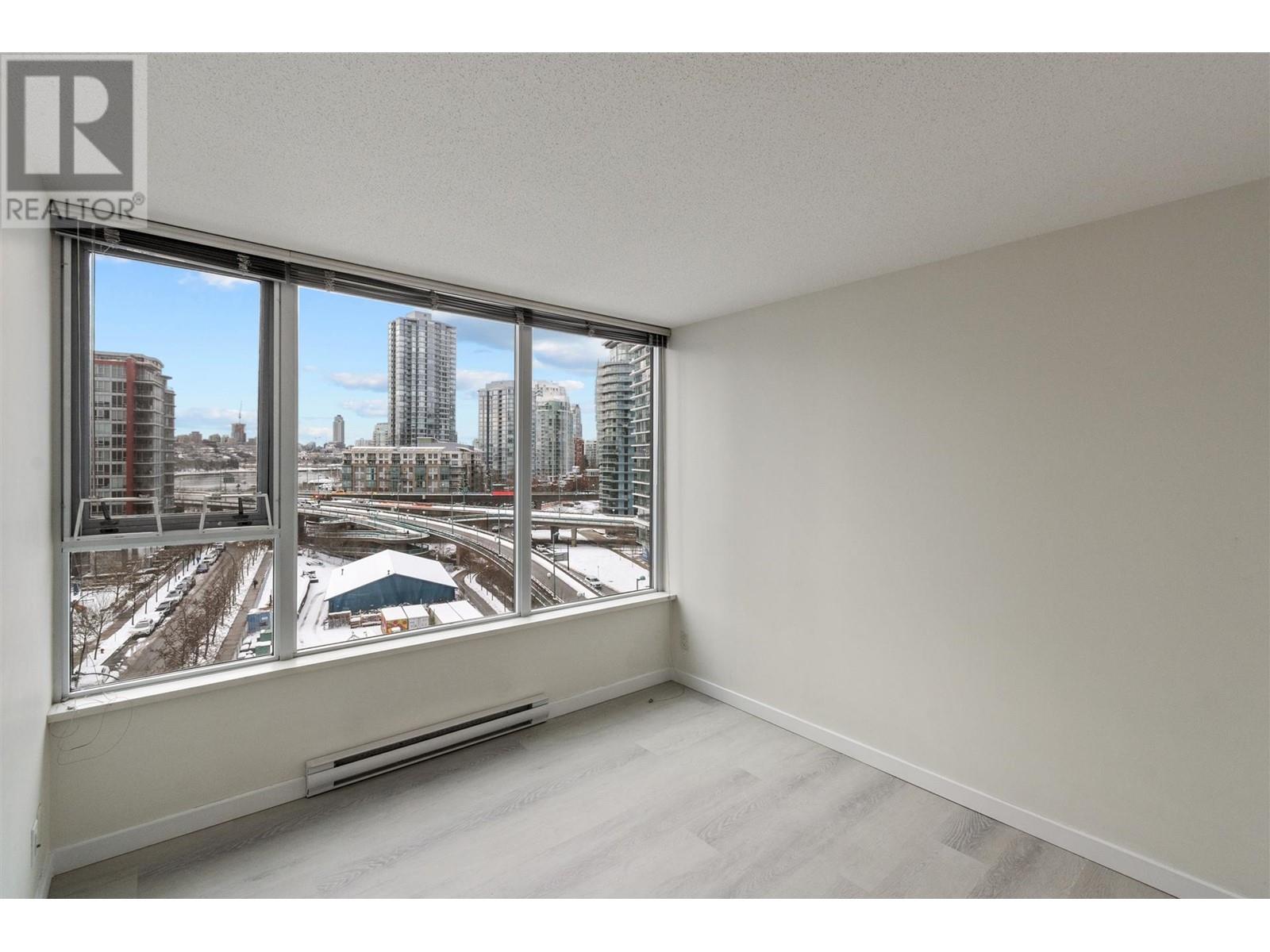 Listing Picture 10 of 31 : 1005 33 SMITHE STREET, Vancouver / 溫哥華 - 魯藝地產 Yvonne Lu Group - MLS Medallion Club Member