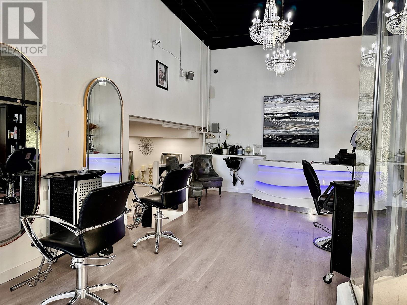 Listing Picture 4 of 12 : 203 1789 DAVIE STREET, Vancouver / 溫哥華 - 魯藝地產 Yvonne Lu Group - MLS Medallion Club Member