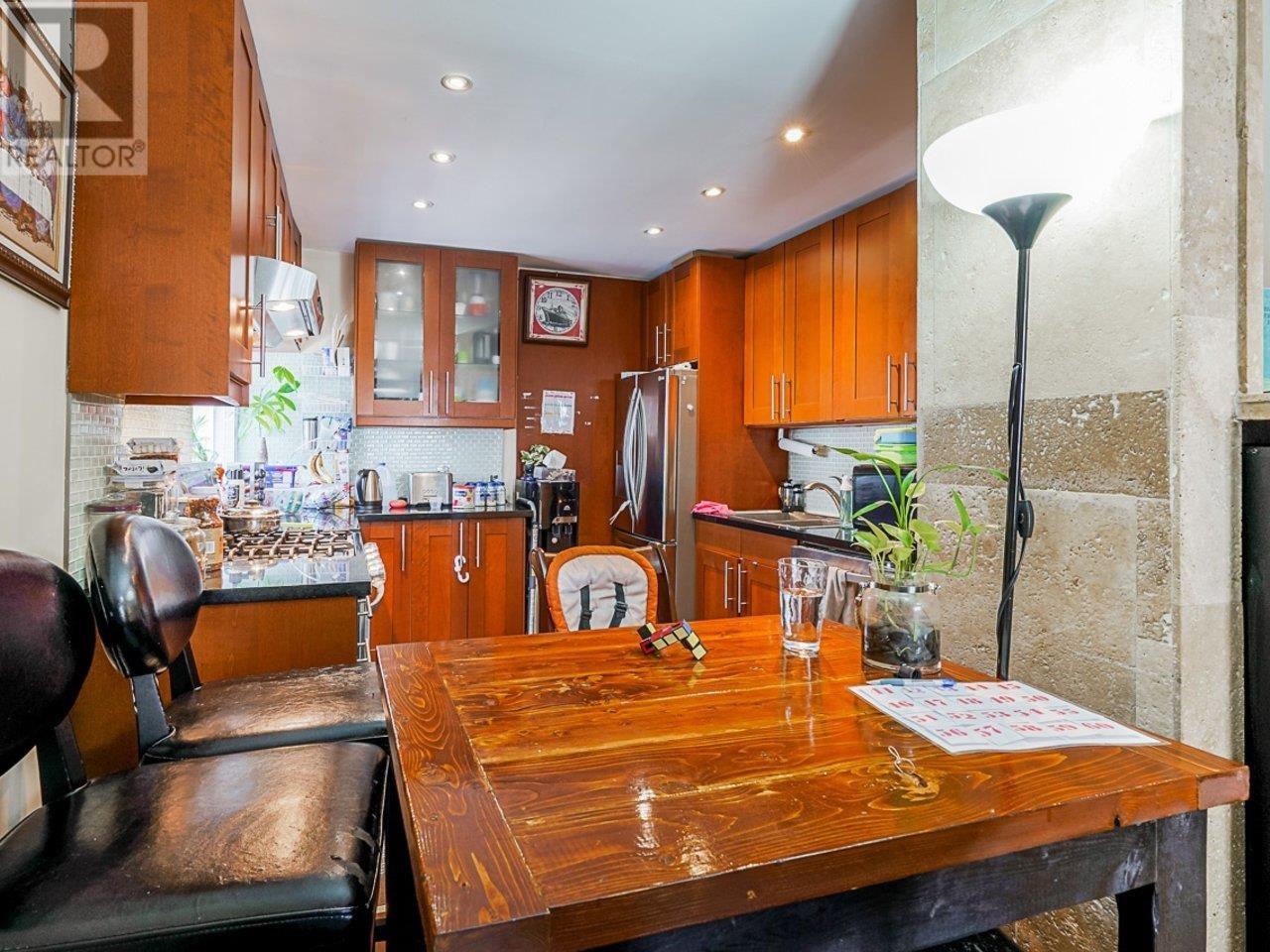 Listing Picture 10 of 21 : 4702 CLARENDON STREET, Vancouver / 溫哥華 - 魯藝地產 Yvonne Lu Group - MLS Medallion Club Member