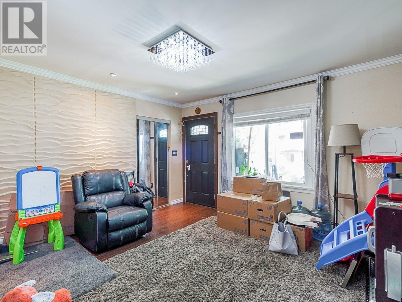 Listing Picture 8 of 21 : 4702 CLARENDON STREET, Vancouver / 溫哥華 - 魯藝地產 Yvonne Lu Group - MLS Medallion Club Member