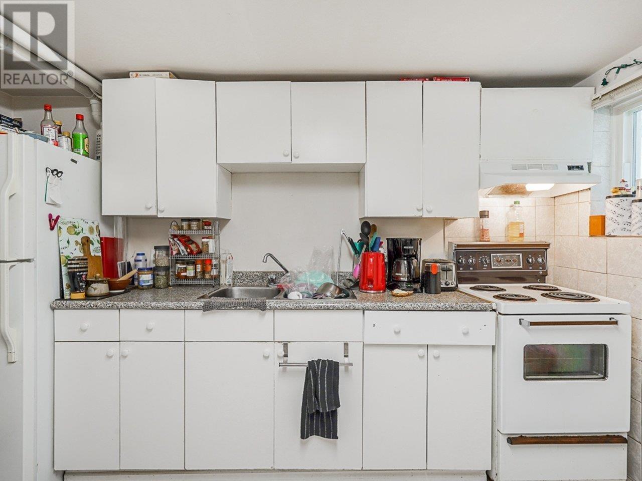 Listing Picture 18 of 21 : 4702 CLARENDON STREET, Vancouver / 溫哥華 - 魯藝地產 Yvonne Lu Group - MLS Medallion Club Member