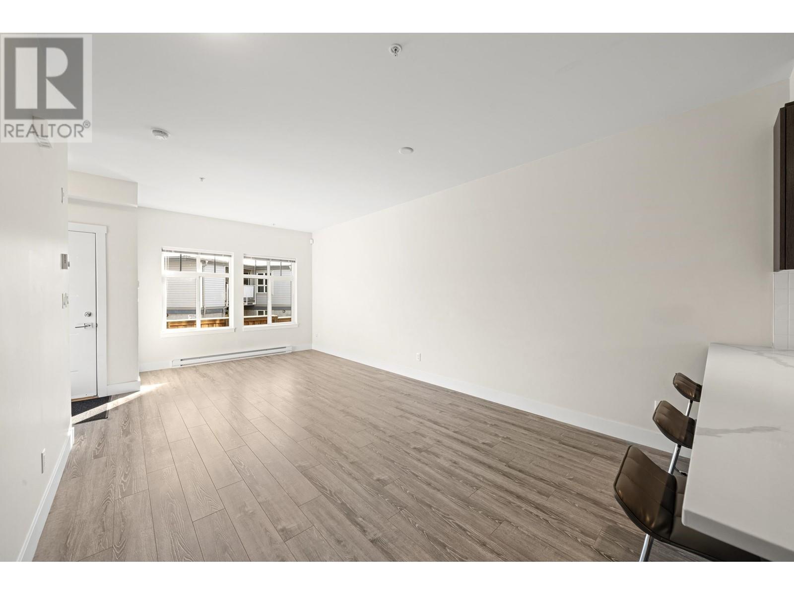 Listing Picture 8 of 22 : 210 7180 BARNET ROAD, Burnaby / 本拿比 - 魯藝地產 Yvonne Lu Group - MLS Medallion Club Member