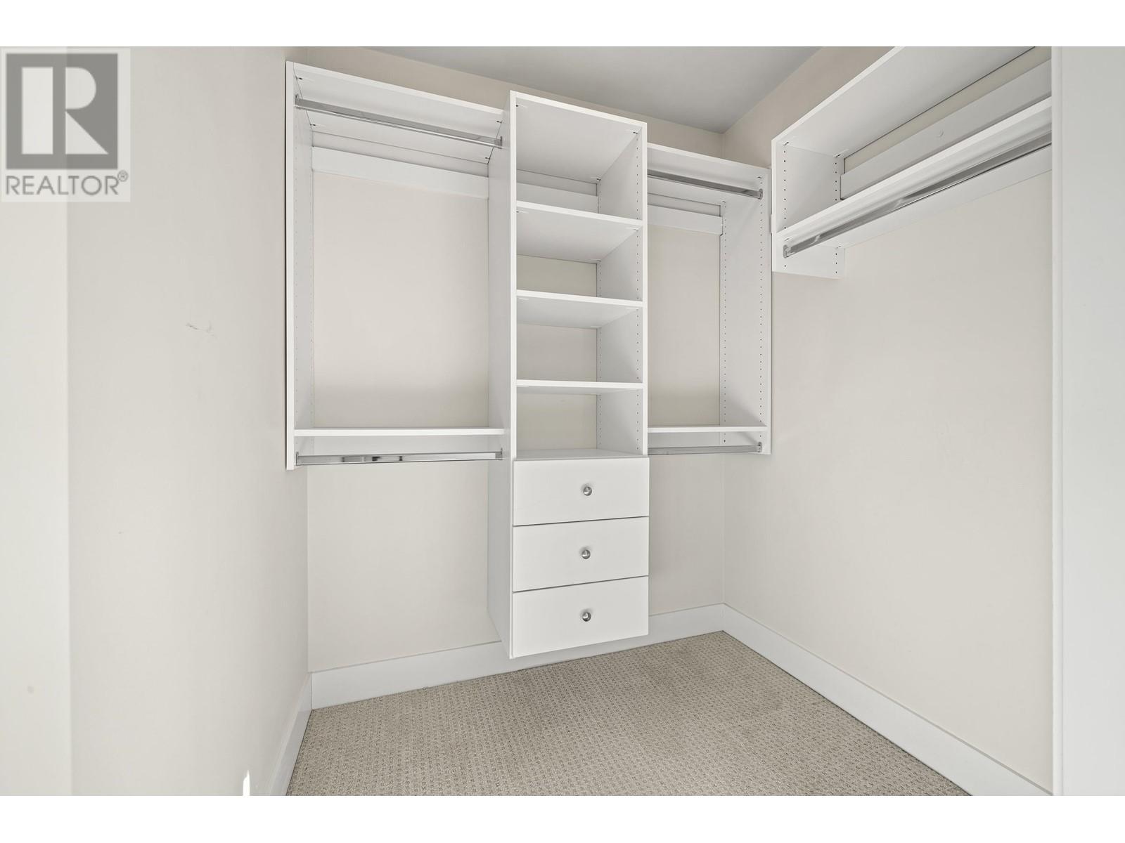 Listing Picture 15 of 22 : 210 7180 BARNET ROAD, Burnaby / 本拿比 - 魯藝地產 Yvonne Lu Group - MLS Medallion Club Member