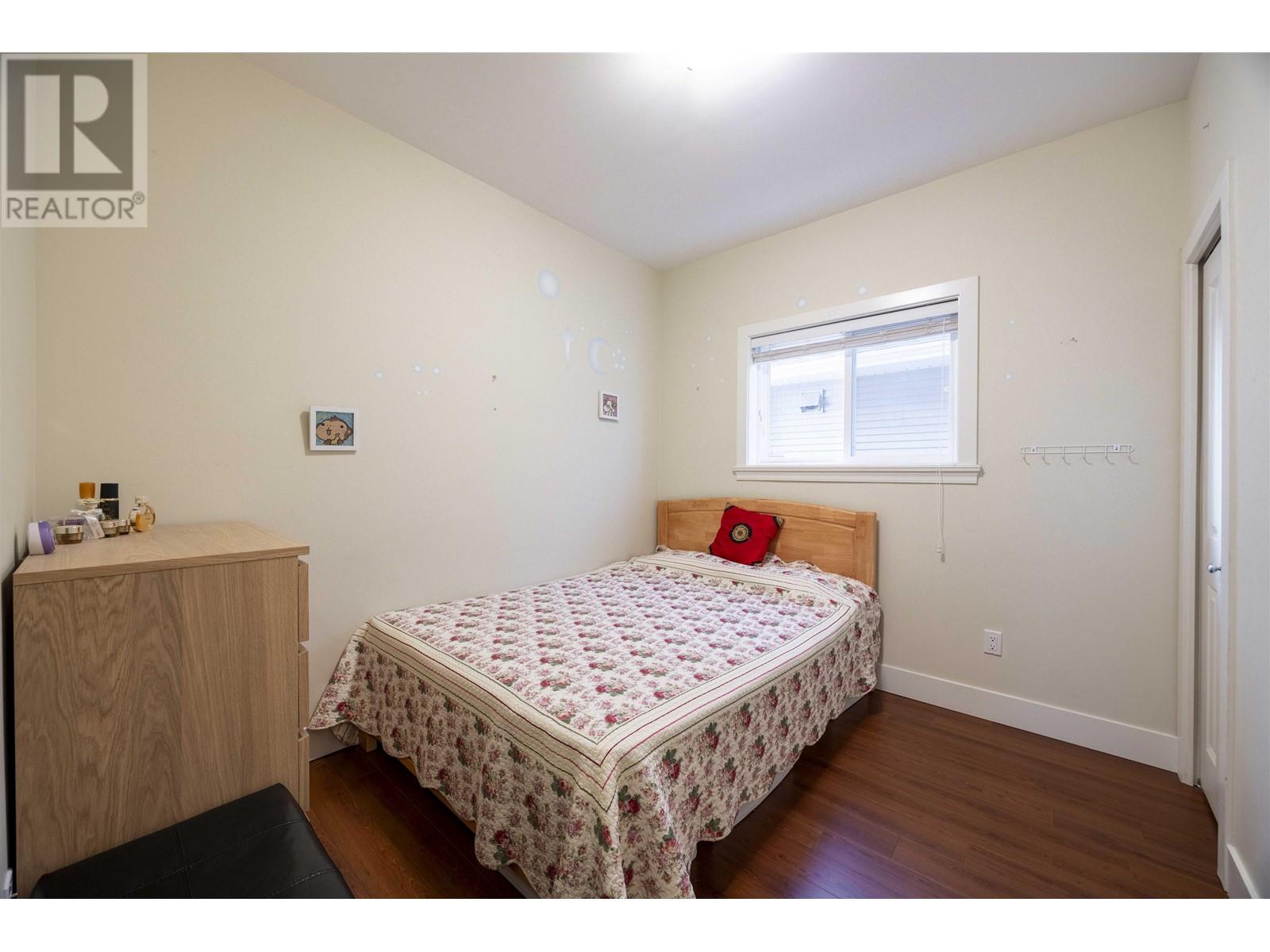 Listing Picture 6 of 40 : 7519 14TH AVENUE, Burnaby / 本拿比 - 魯藝地產 Yvonne Lu Group - MLS Medallion Club Member