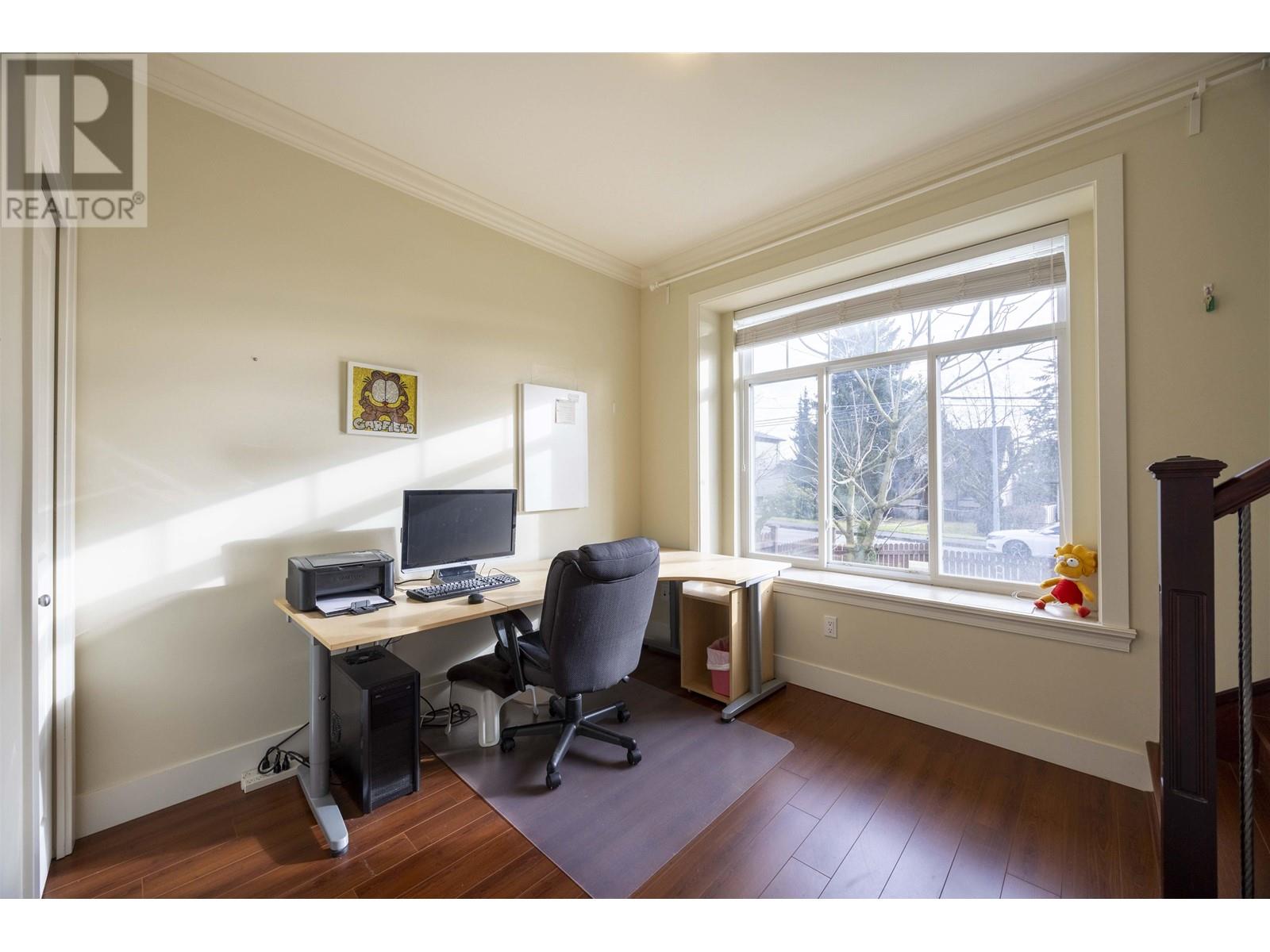 Listing Picture 4 of 40 : 7519 14TH AVENUE, Burnaby / 本拿比 - 魯藝地產 Yvonne Lu Group - MLS Medallion Club Member