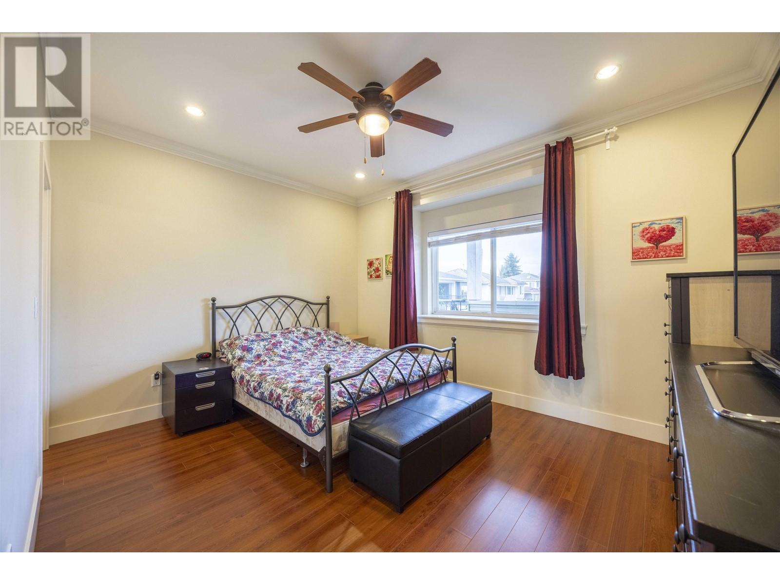 Listing Picture 28 of 40 : 7519 14TH AVENUE, Burnaby / 本拿比 - 魯藝地產 Yvonne Lu Group - MLS Medallion Club Member