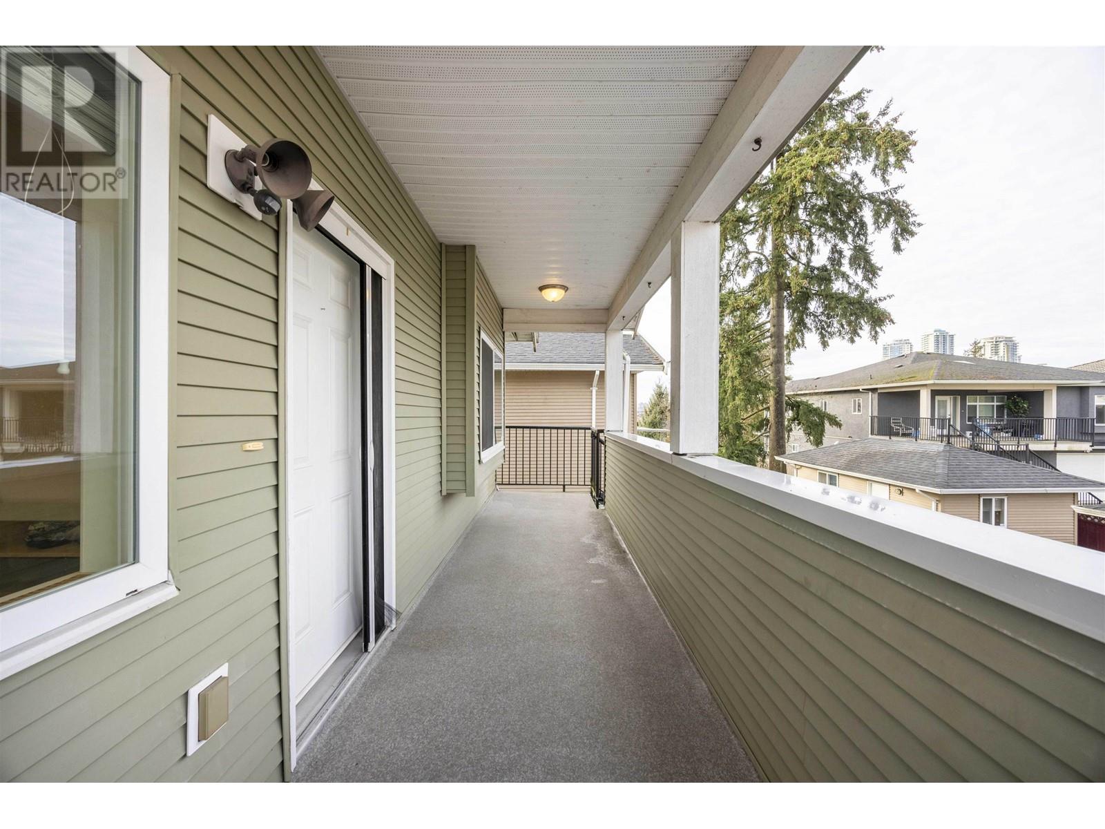 Listing Picture 33 of 40 : 7519 14TH AVENUE, Burnaby / 本拿比 - 魯藝地產 Yvonne Lu Group - MLS Medallion Club Member