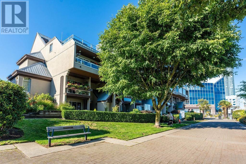 404 3 K De K Court, New Westminster, British Columbia  V3M 6B6 - Photo 18 - R2954762