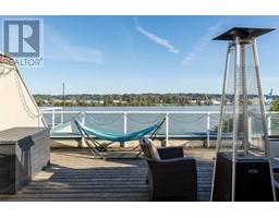 404 3 K DE K COURT, New Westminster, British Columbia