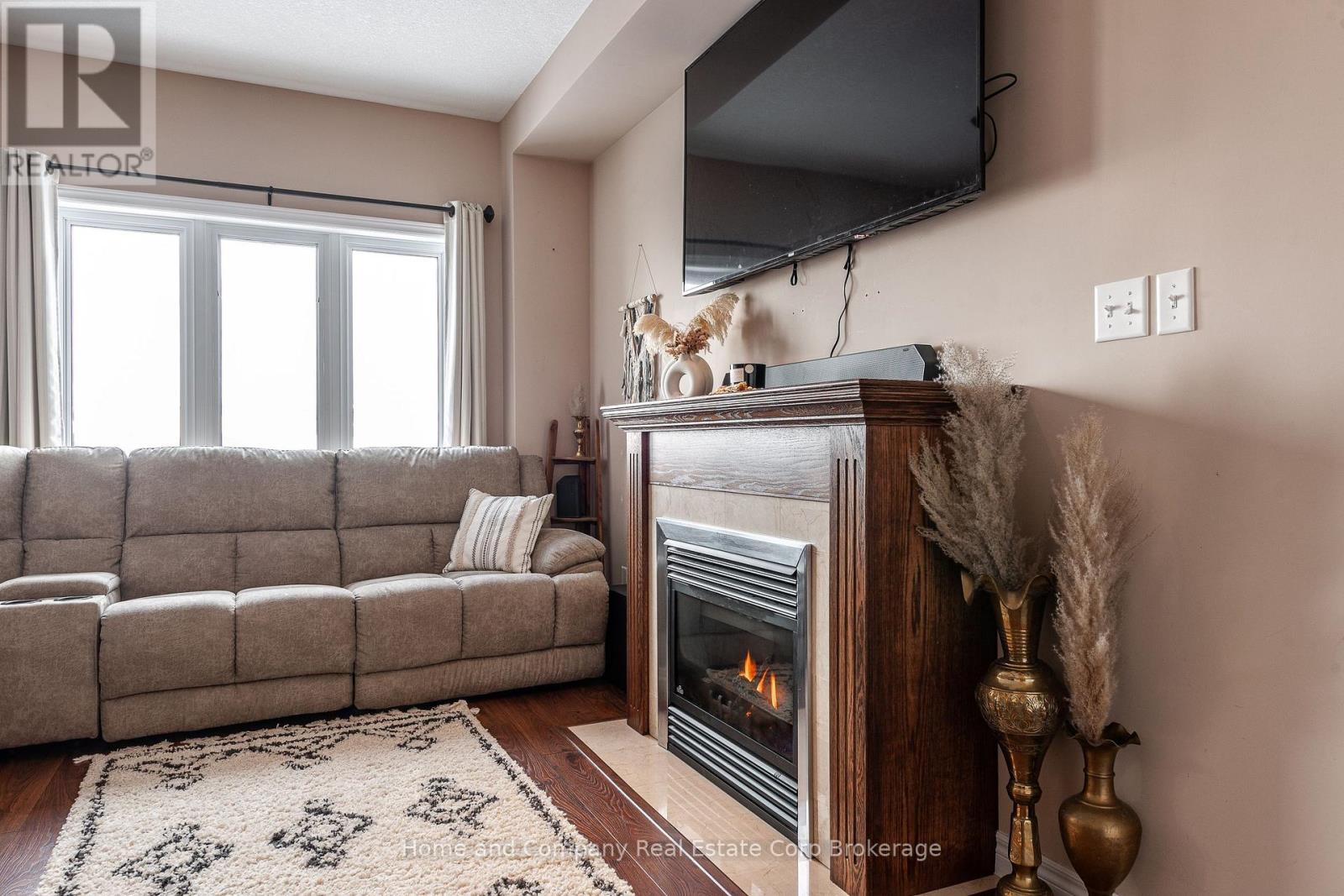 10 Brown Street, Perth South, Ontario  N5A 0B8 - Photo 7 - X11968877