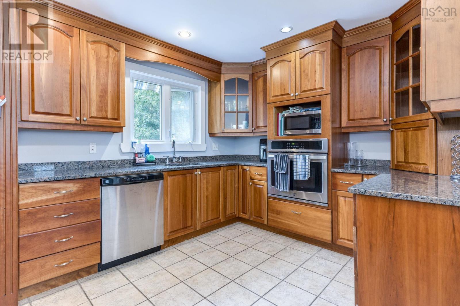 934 Robie Street, Halifax, Nova Scotia  B3H 3C4 - Photo 5 - 202501117