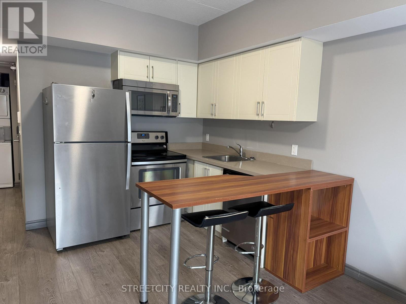 Property at 501 - 321 SPRUCE STREET image 2